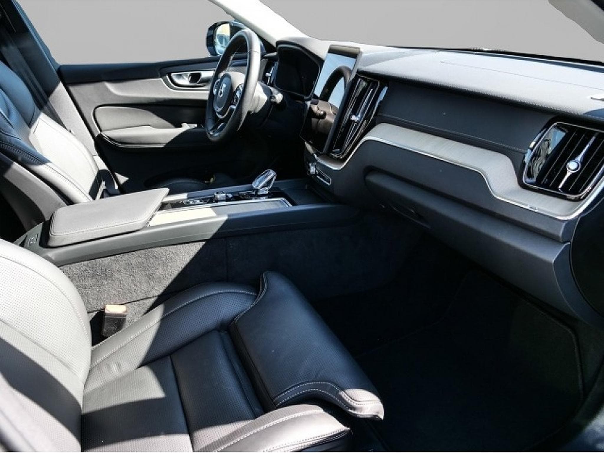 Volvo XC60 (2025) - Photo 5