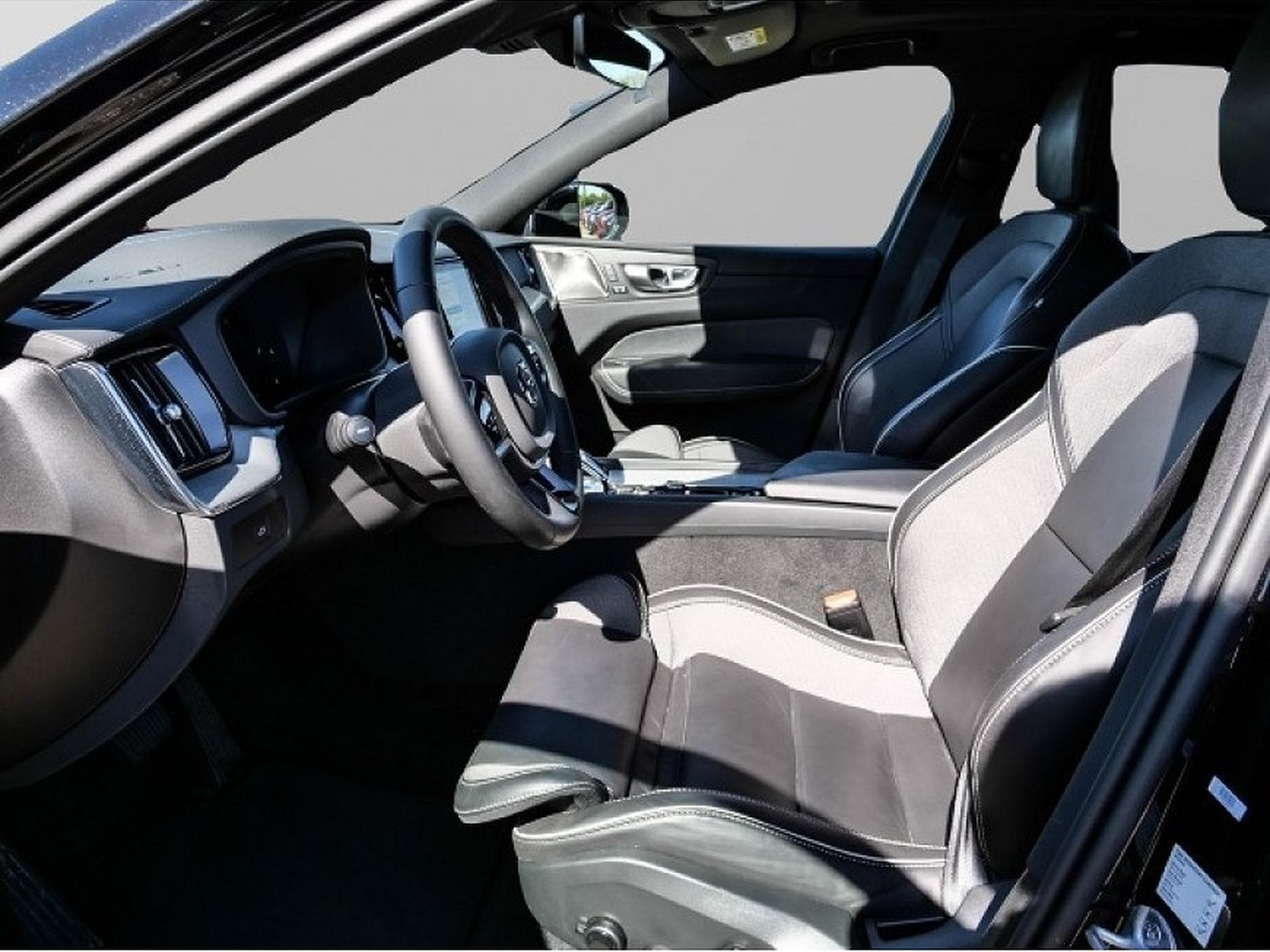 Volvo XC60 (2025) - Photo 3