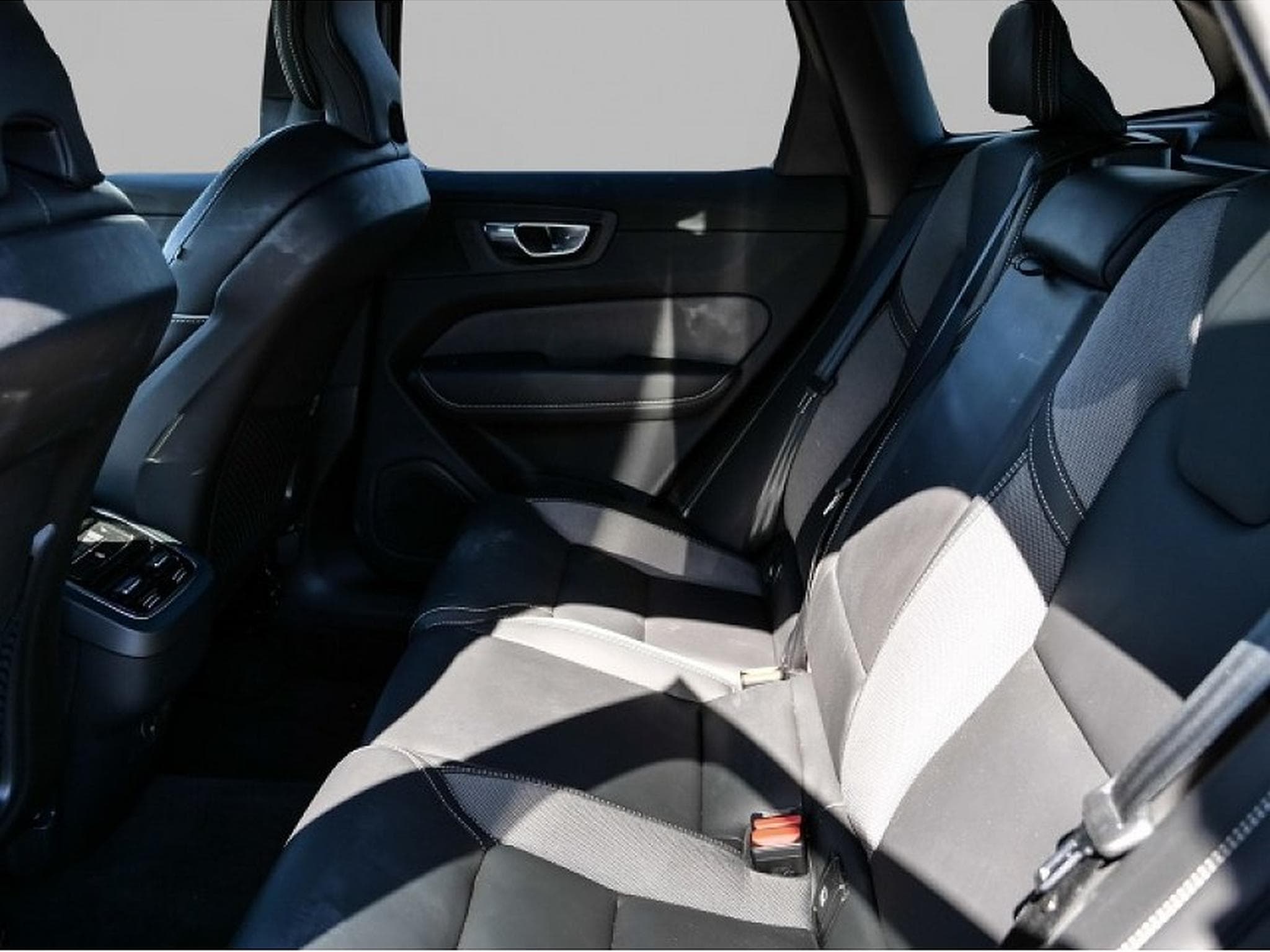 Volvo XC60 (2025) - Photo 4