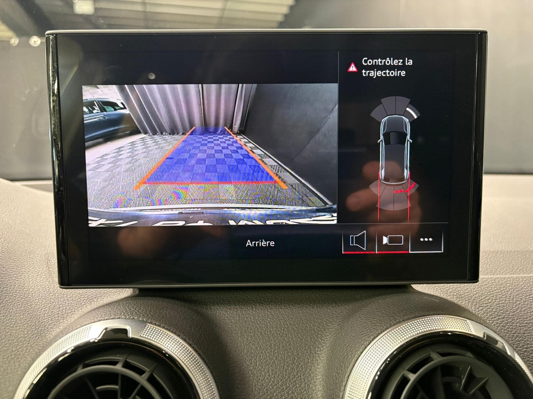 Audi Q2 35 TFSI 150cv S-line S-tronic (2025) - Foto 8