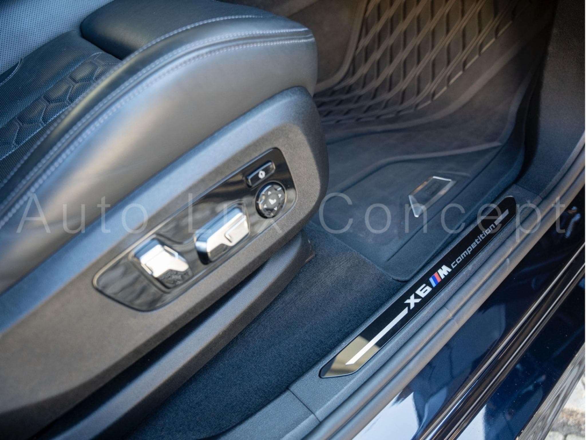 BMW X6M Competition (2020) - Photo 27