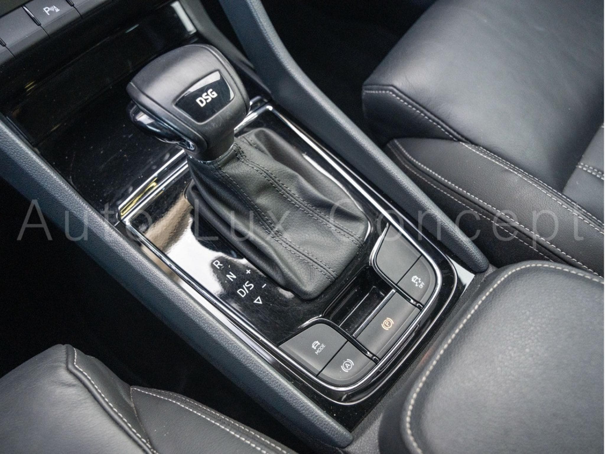 Skoda Karoq 1.5 TSI 150 Style DSG (2018) - Photo 14