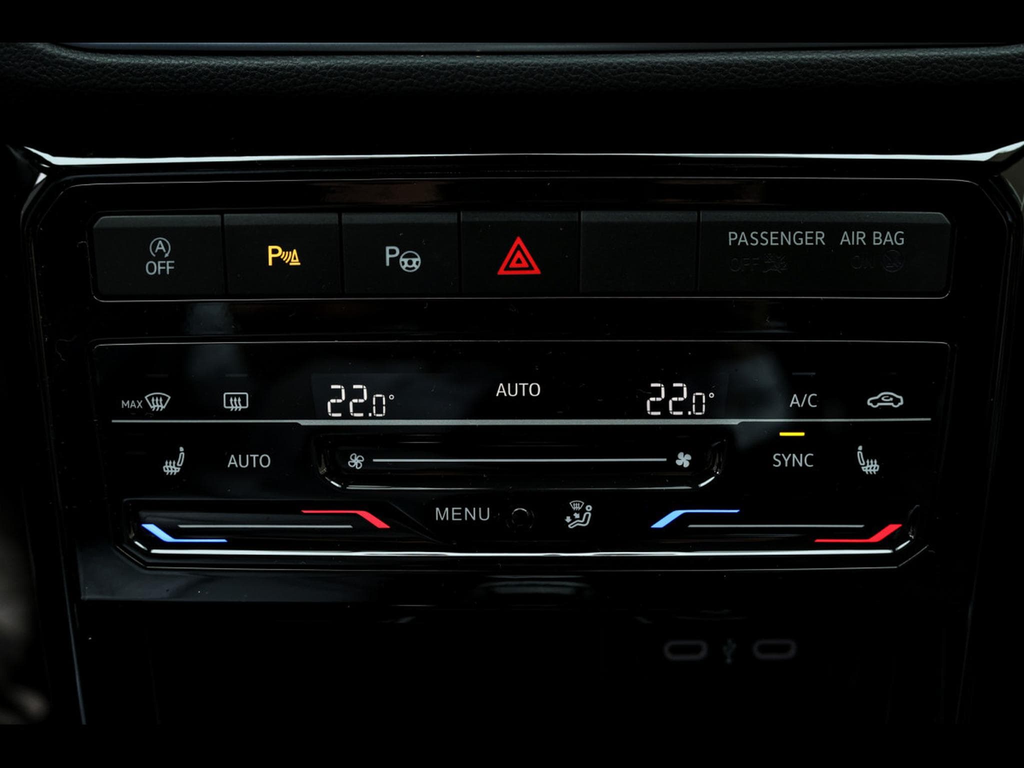 VW T-Cross 1.5 TSI 150 DSG R-LINE (2024) - Photo 23