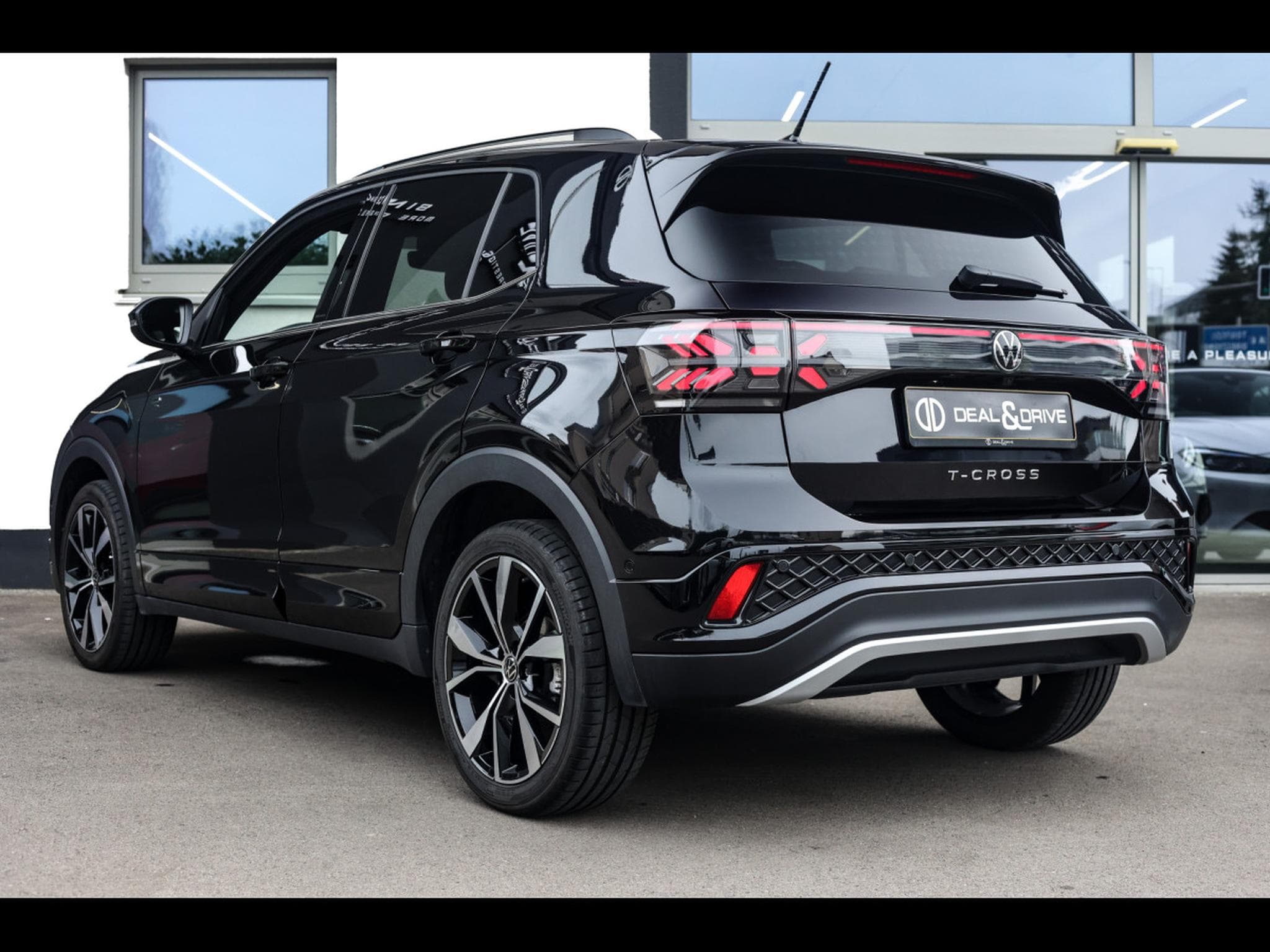 VW T-Cross 1.5 TSI 150 DSG R-LINE (2024) - Photo 3