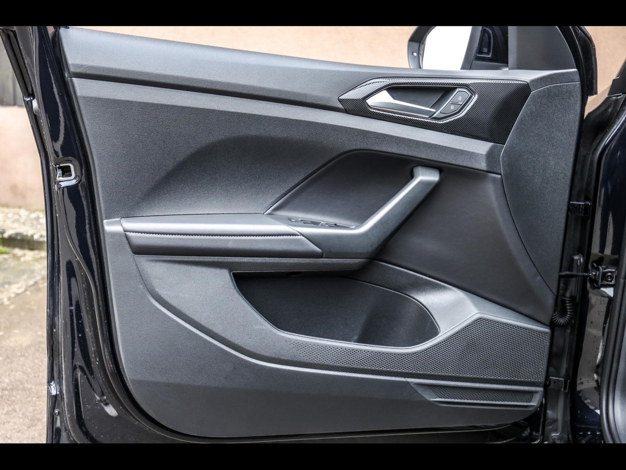 VW T-Cross 1.5 TSI 150 DSG R-LINE (2024) - Photo 8