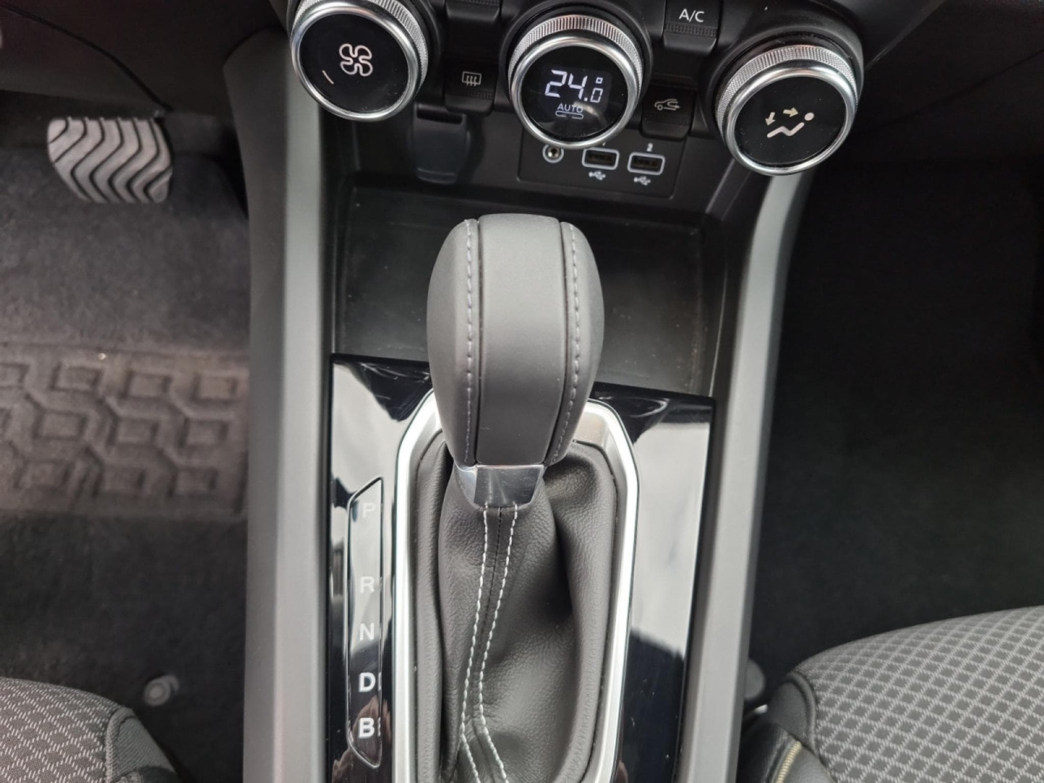 Renault Arkana E-TECH 1.6i Techno (2024) - Photo 15