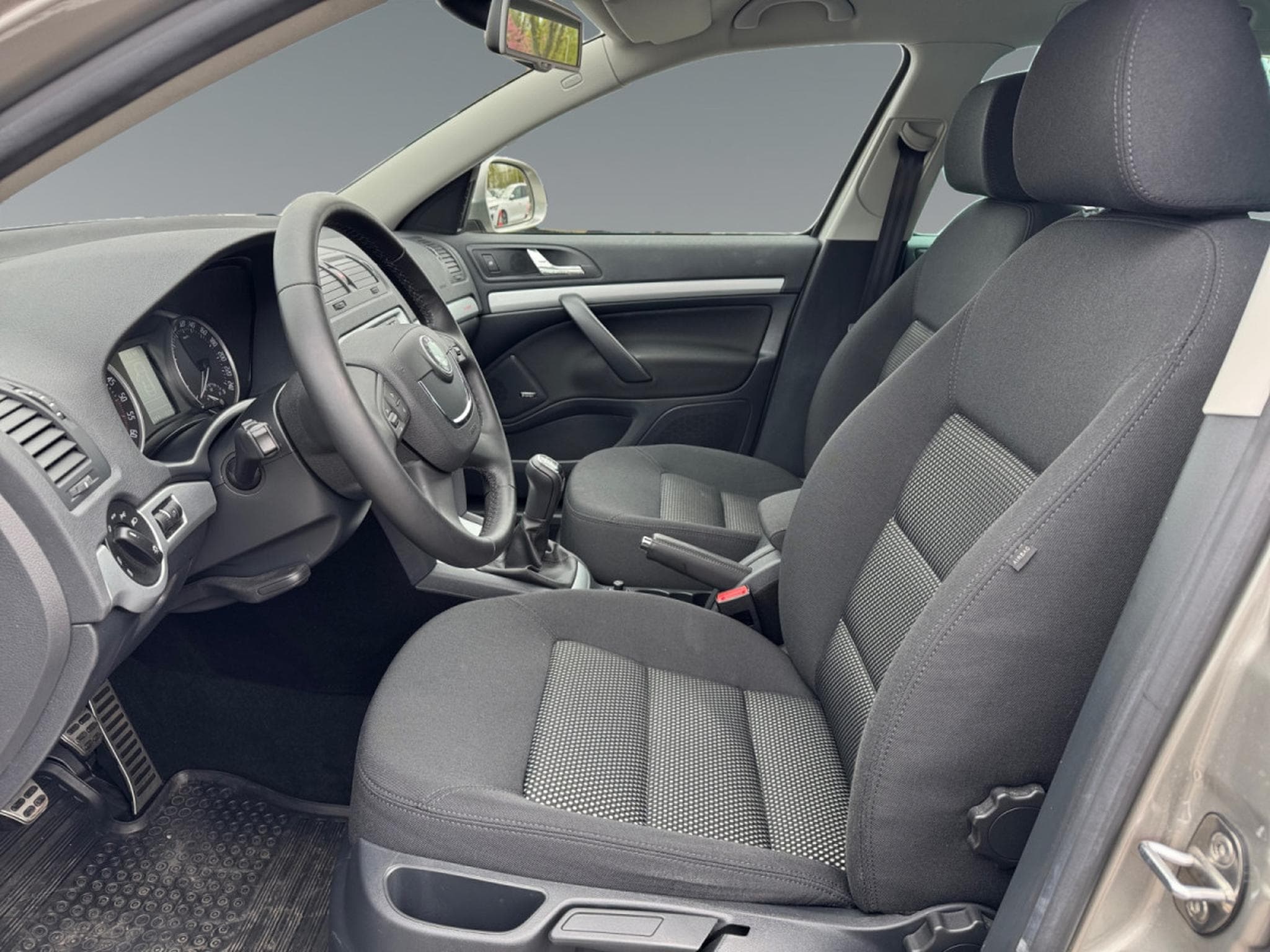 Skoda Octavia 2.0 CR TDi Scout (2012) - Photo 10