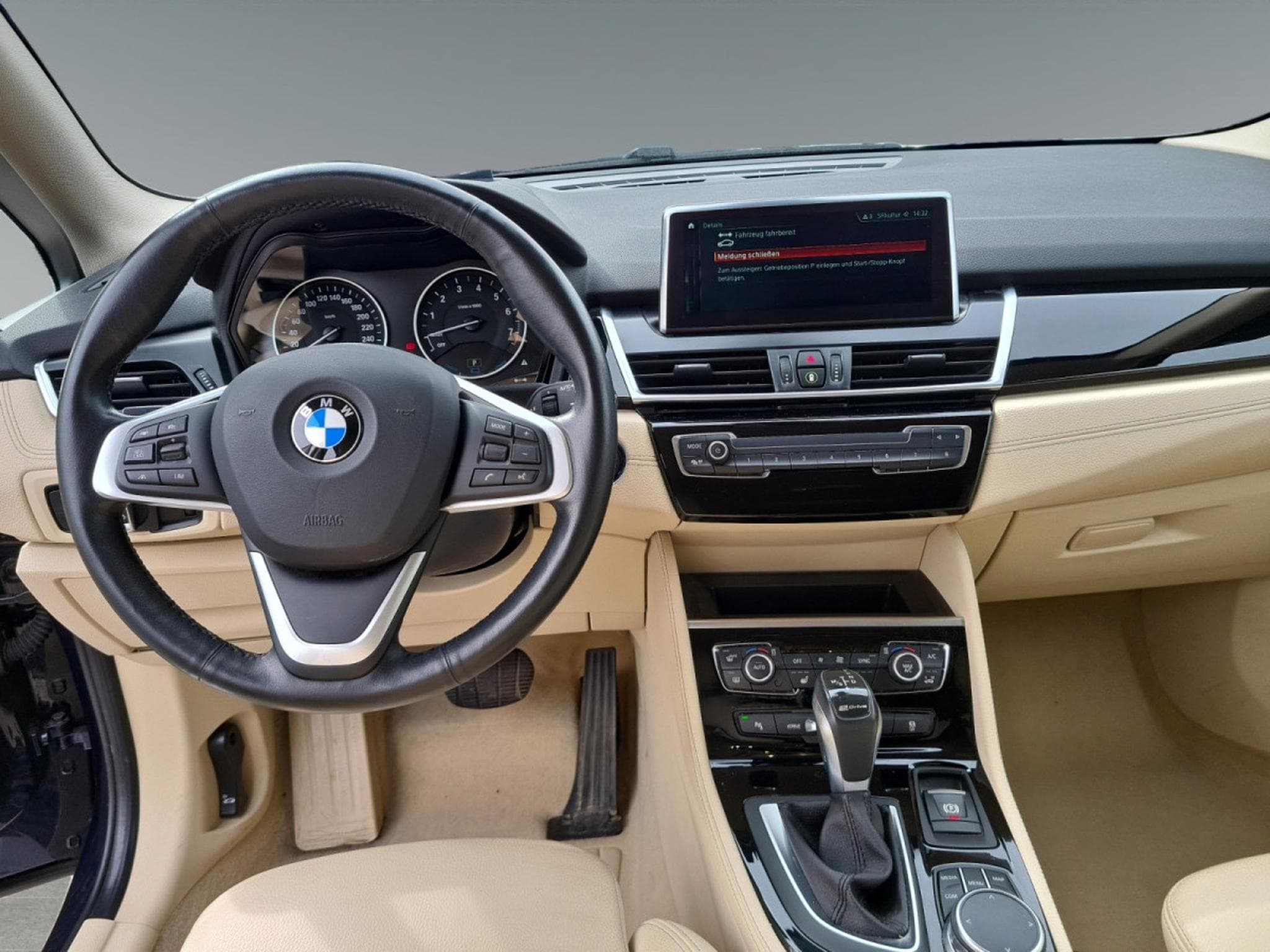 BMW 225 XE 1.5 Auto8 (2017) - Photo 12