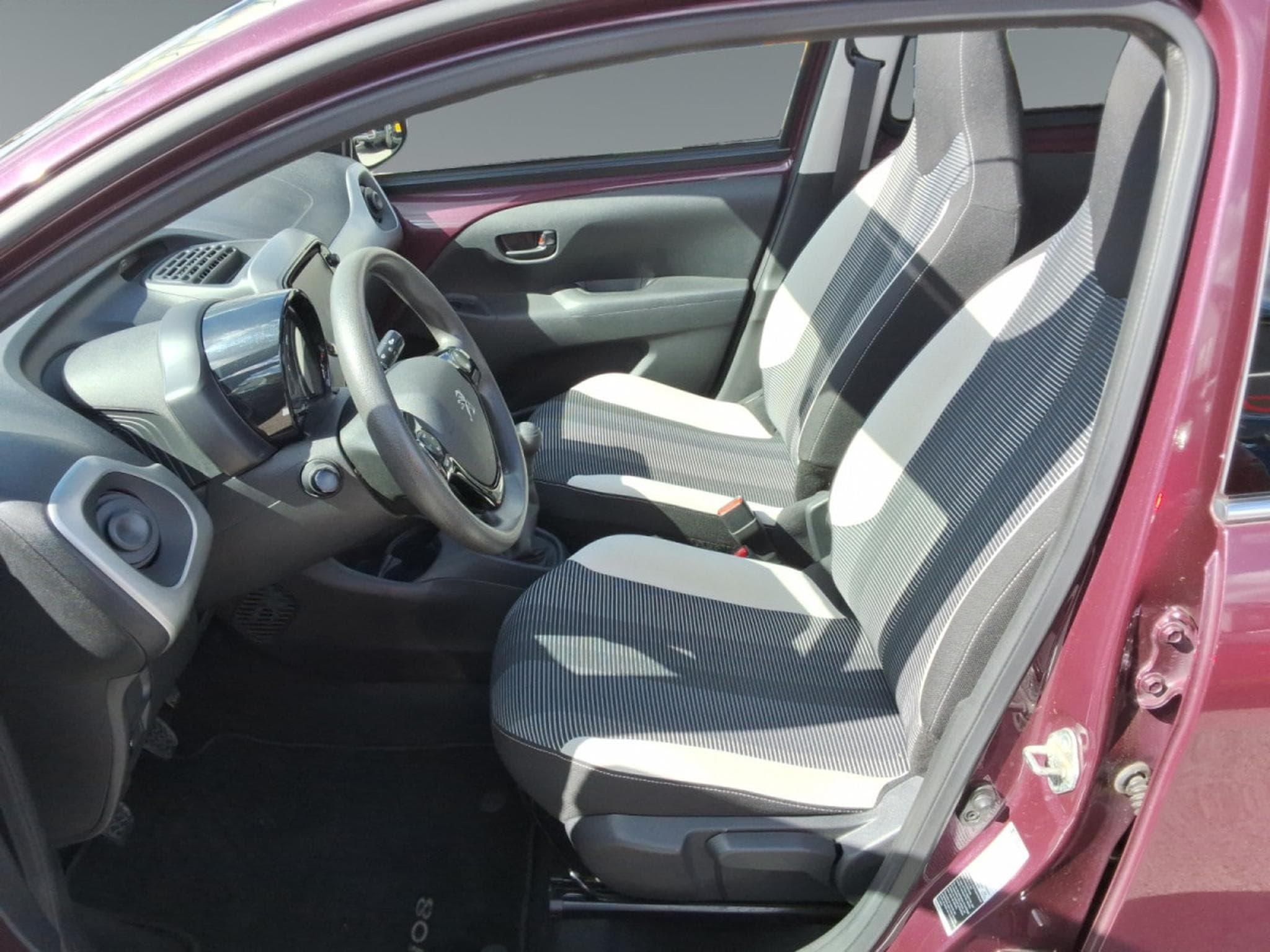 Peugeot 108 ActiveTop 5D MANUAL5 4/5DOORS (2017) - Photo 10