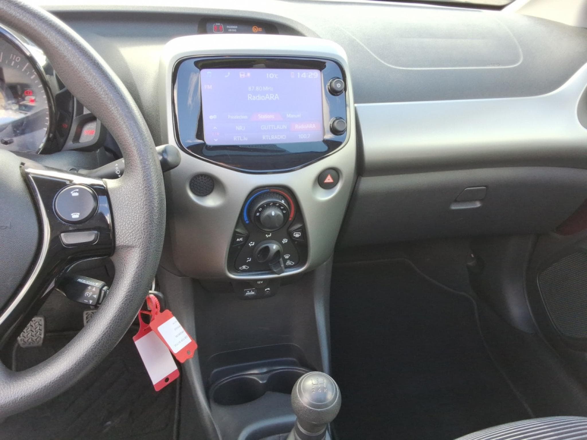 Peugeot 108 ActiveTop 5D MANUAL5 4/5DOORS (2017) - Photo 14