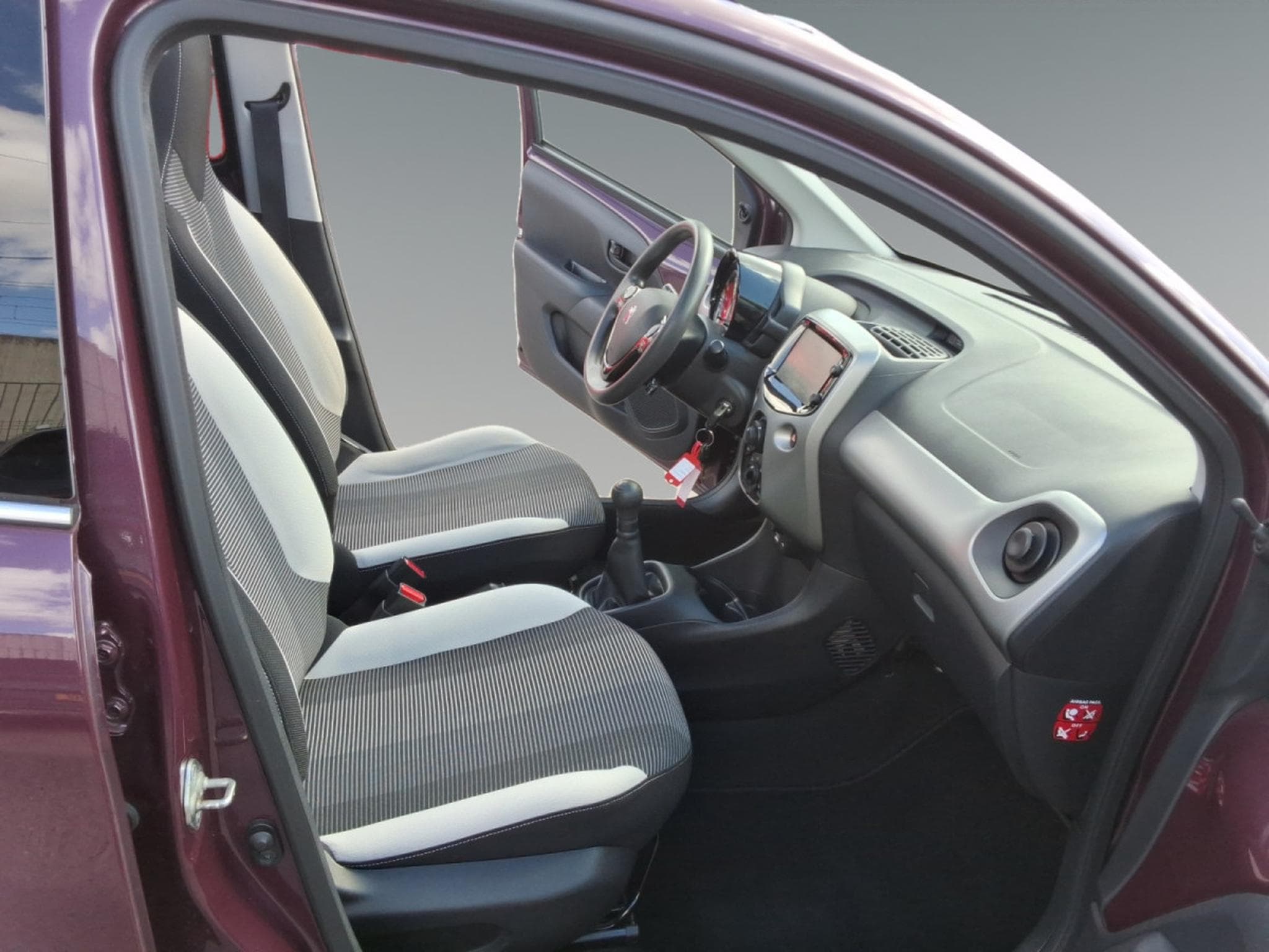 Peugeot 108 ActiveTop 5D MANUAL5 4/5DOORS (2017) - Foto 18