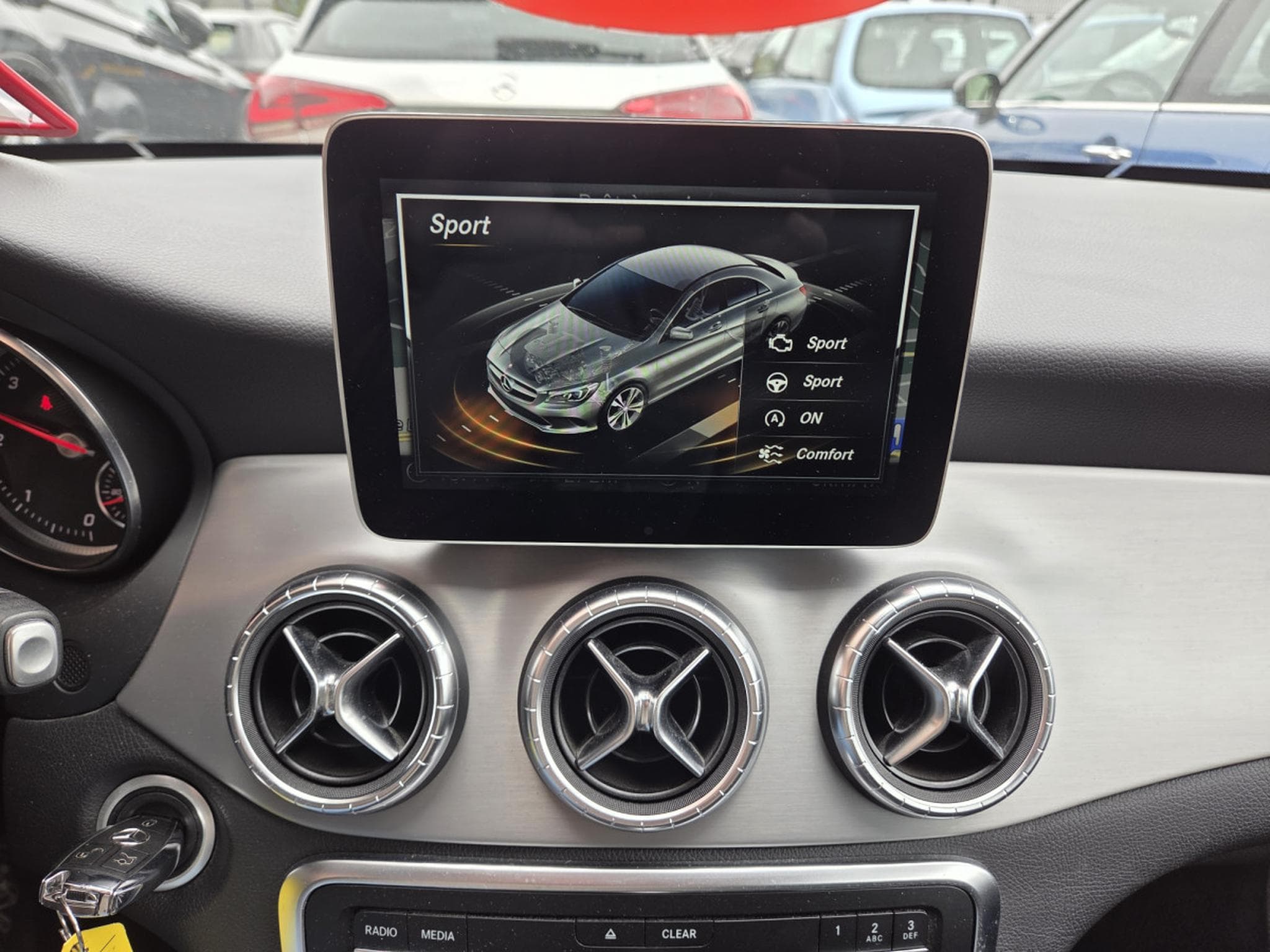 Mercedes CLA 200 D 7G-DCT COUPE AMG-LINE (2019) - Photo 18