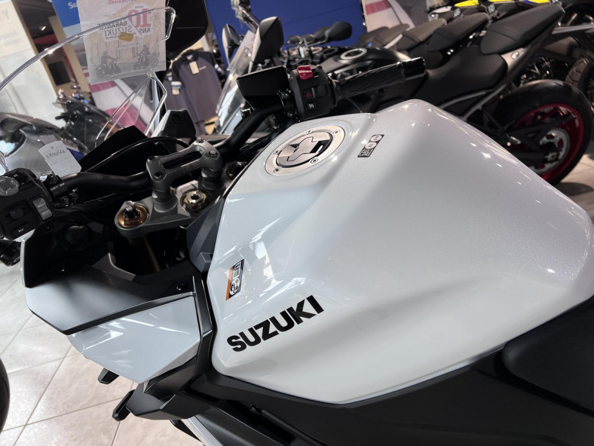 Suzuki GSX-S 1000 GT (2026) - Foto 6