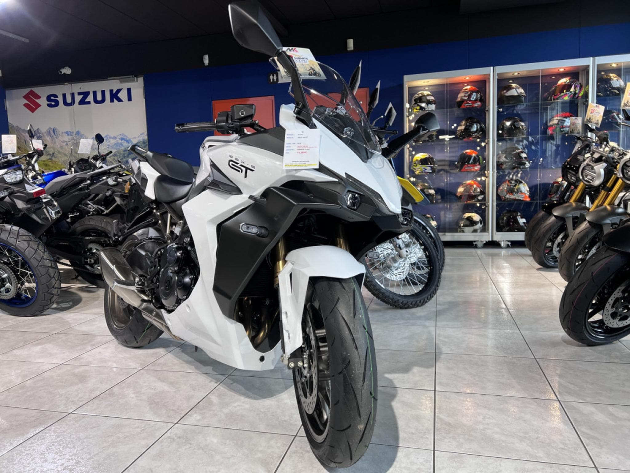 Suzuki GSX-S 1000 GT (2026) - Foto 7