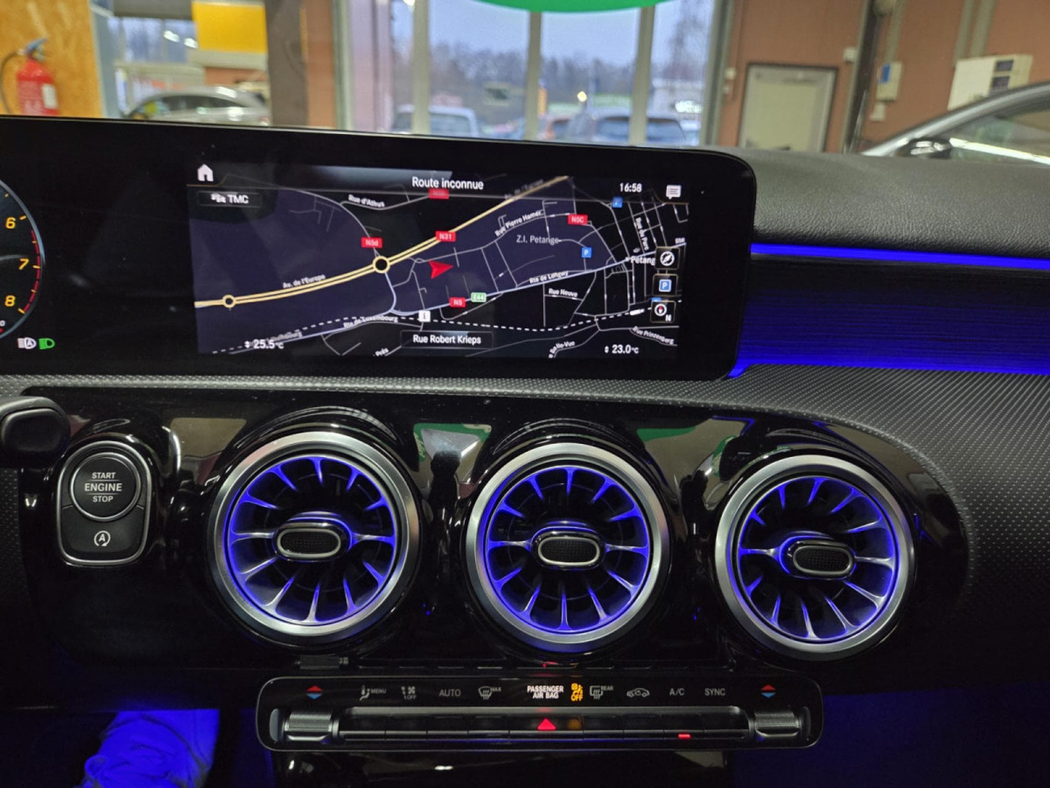 Mercedes A 250 AMG-LINE 7G-DCT (2024) - Photo 18