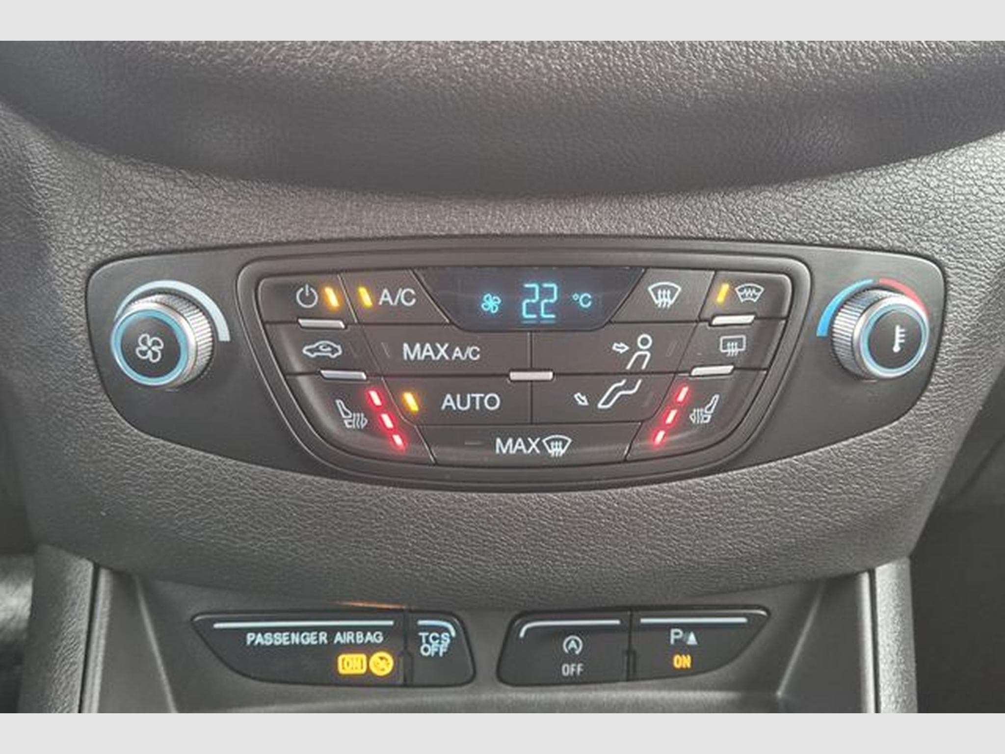 Ford Tourneo Tourneo Courier 1.5 TDCi Titanium, AHK. (2021) - Photo 11