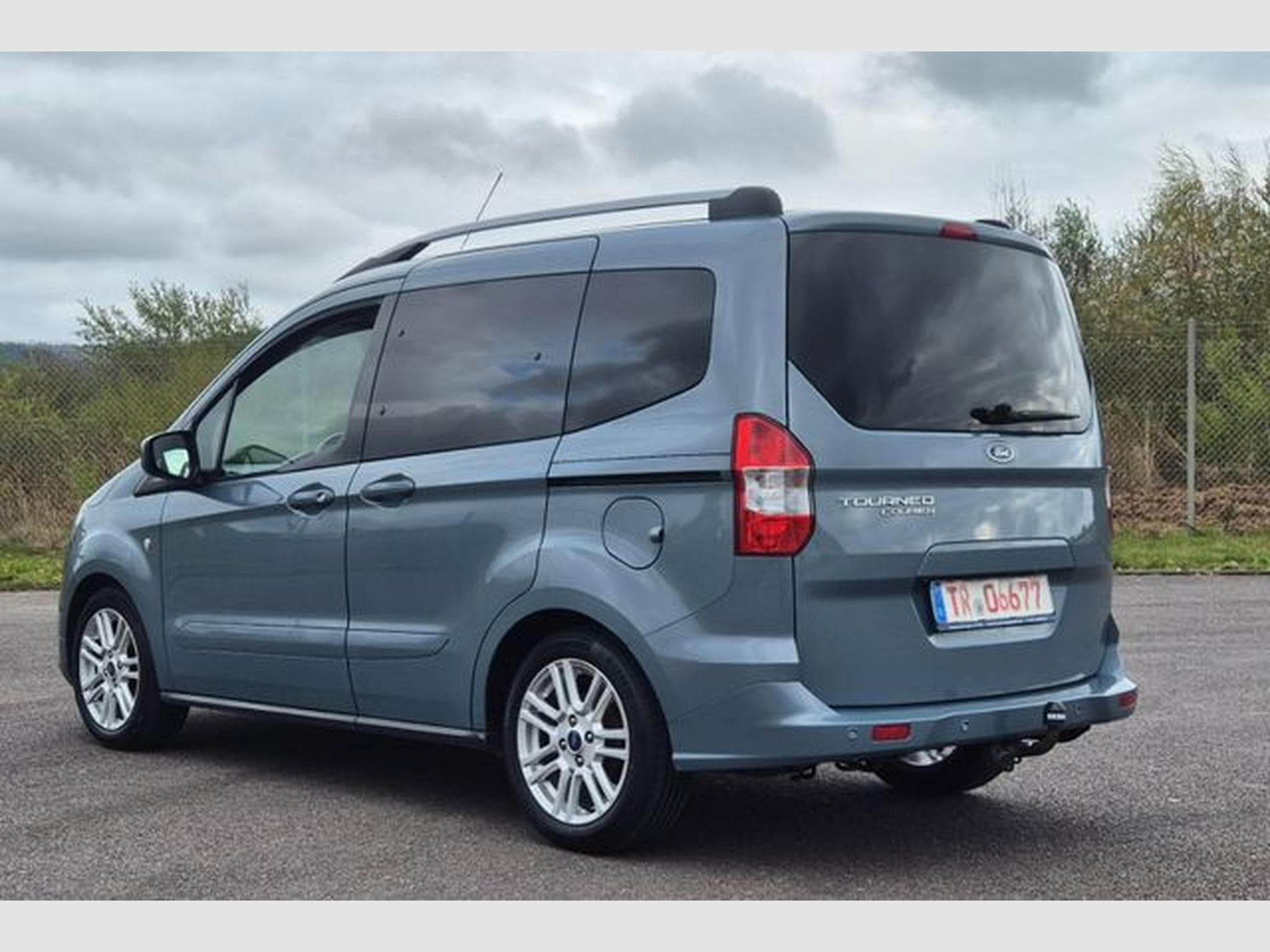 Ford Tourneo Tourneo Courier 1.5 TDCi Titanium, AHK. (2021) - Photo 3