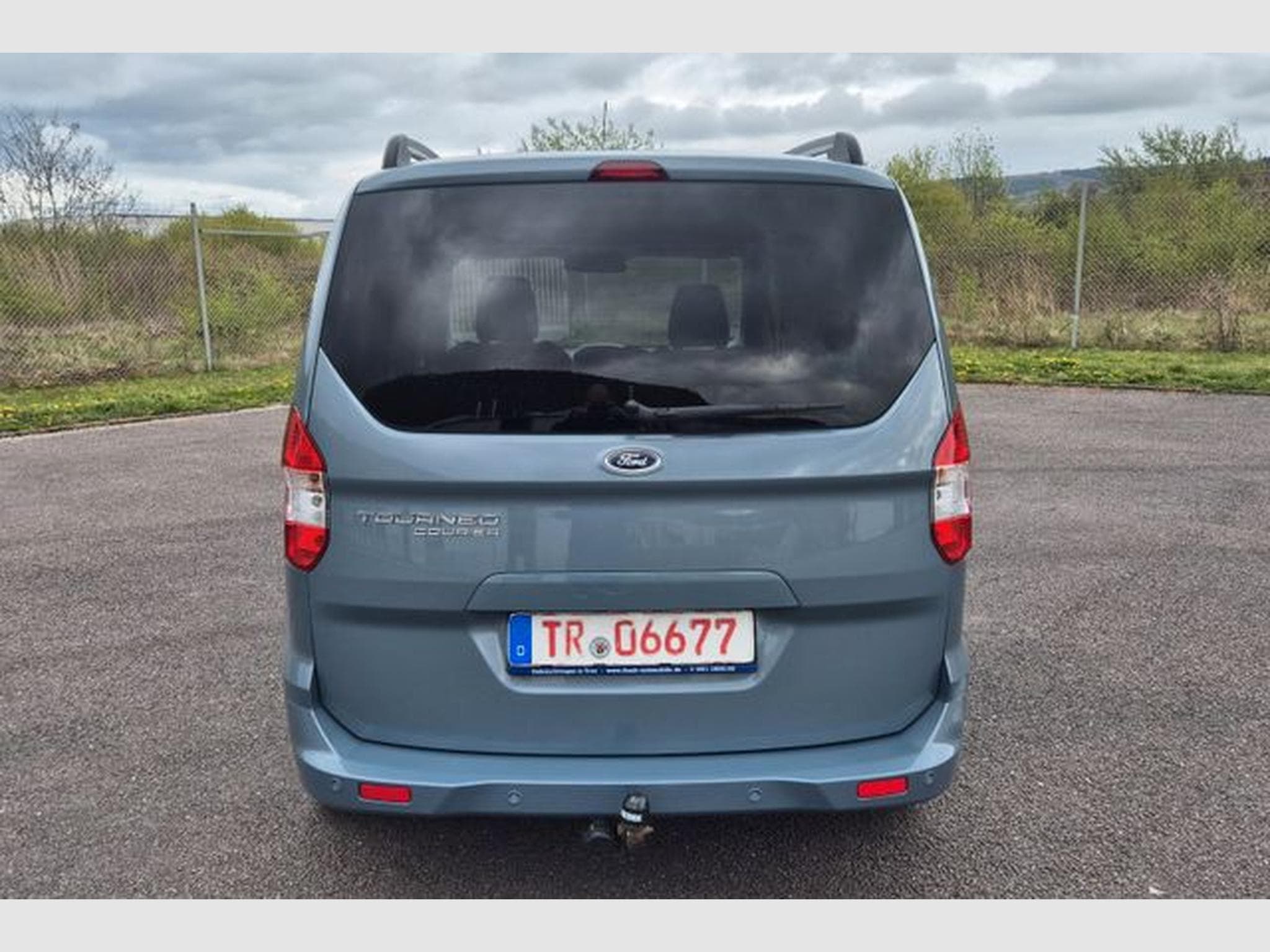 Ford Tourneo Tourneo Courier 1.5 TDCi Titanium, AHK. (2021) - Photo 4