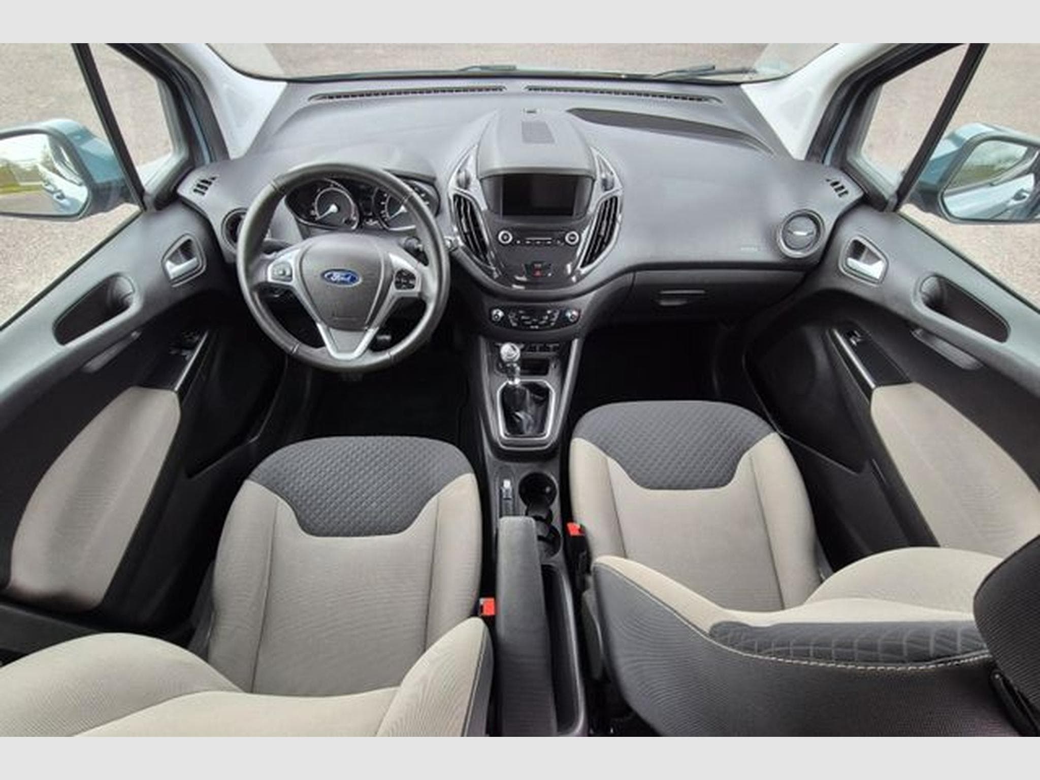 Ford Tourneo Tourneo Courier 1.5 TDCi Titanium, AHK. (2021) - Photo 9