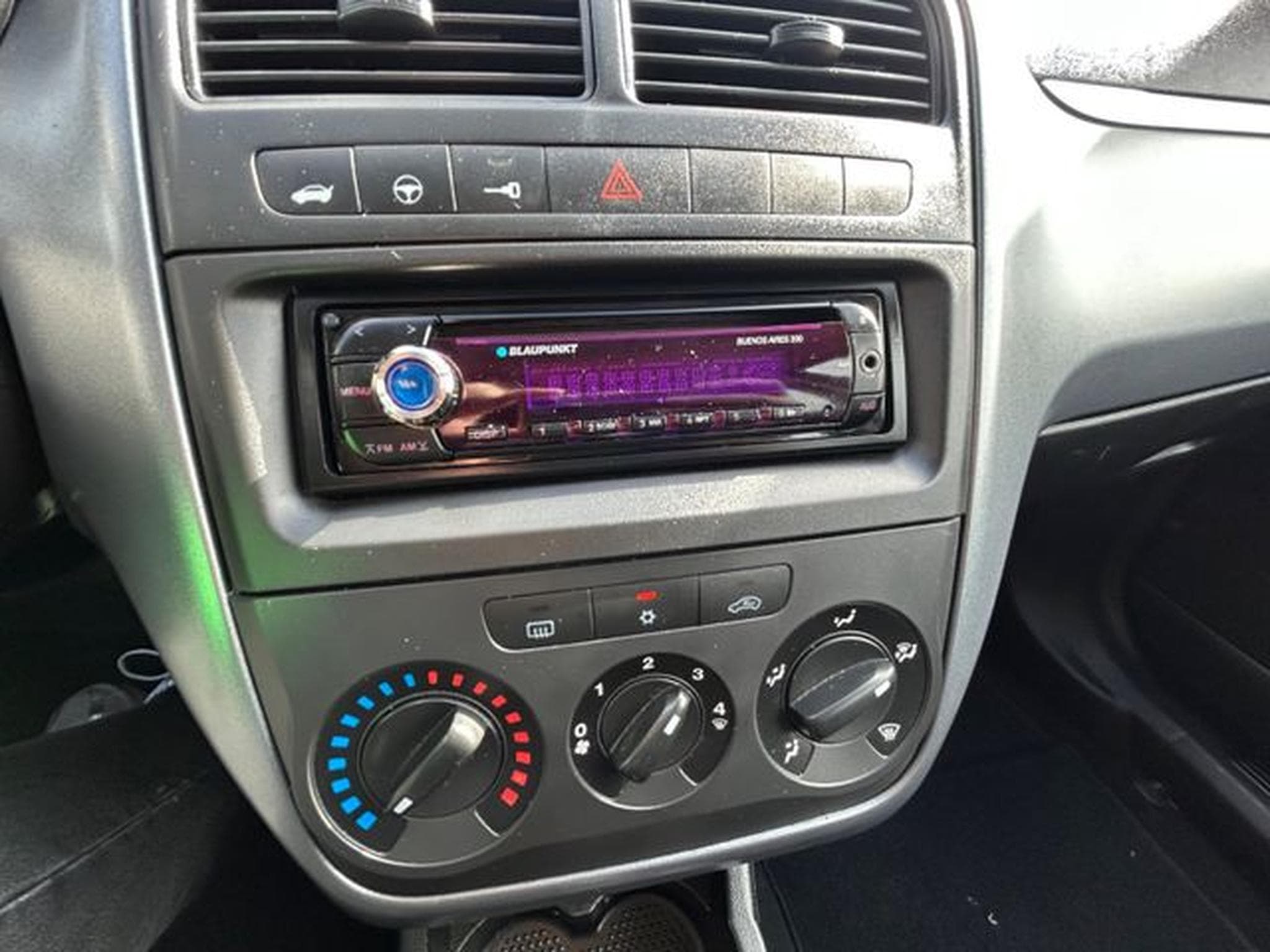 Fiat Grande Punto Grande Punto 1.4 8V Active *Klima* (2009) - Foto 11