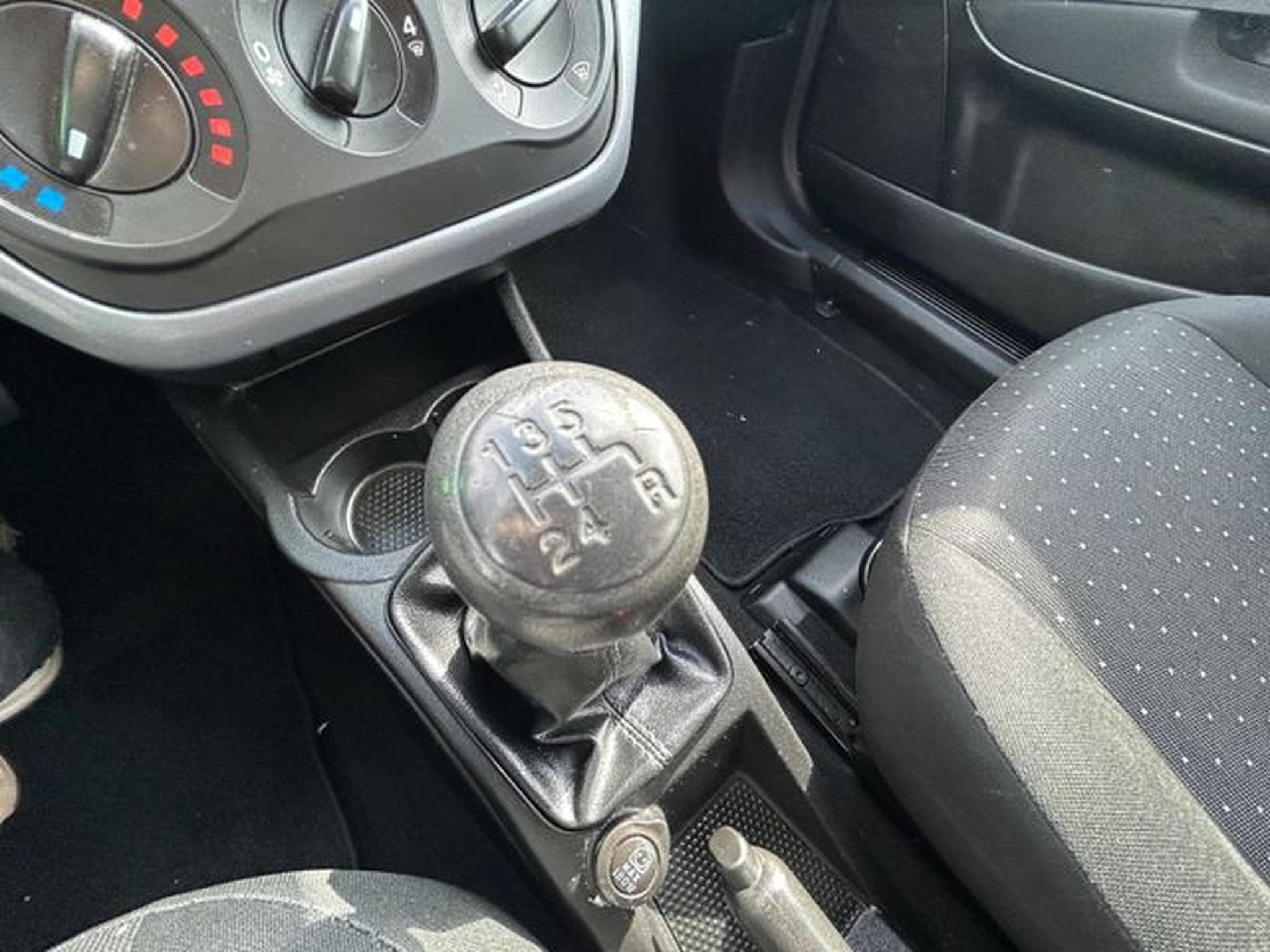 Fiat Grande Punto Grande Punto 1.4 8V Active *Klima* (2009) - Foto 12