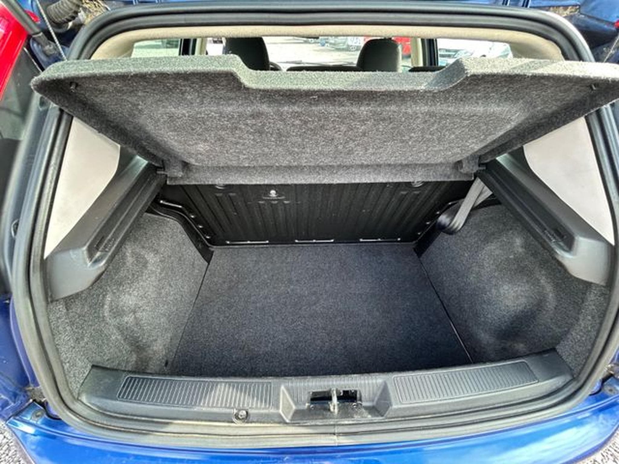 Fiat Grande Punto Grande Punto 1.4 8V Active *Klima* (2009) - Foto 13