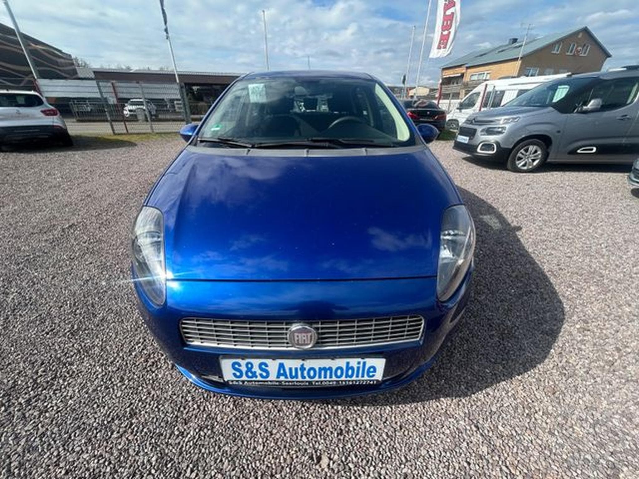 Fiat Grande Punto Grande Punto 1.4 8V Active *Klima* (2009) - Foto 2