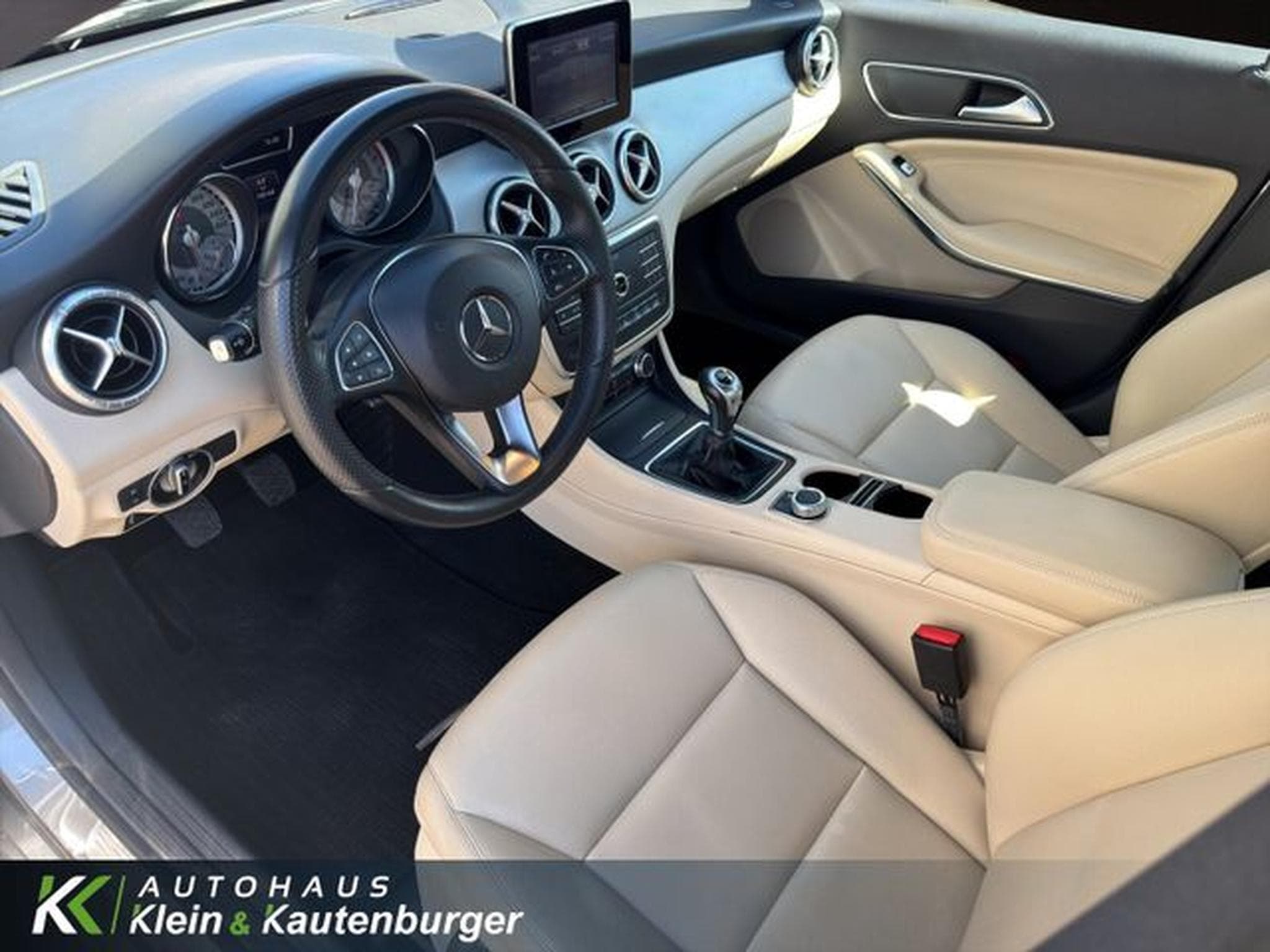 Mercedes CLA 180 CLA 180 Urban +SPORTSITZE+SITZHEIZUNG+AMBIENTE (2015) - Photo 11