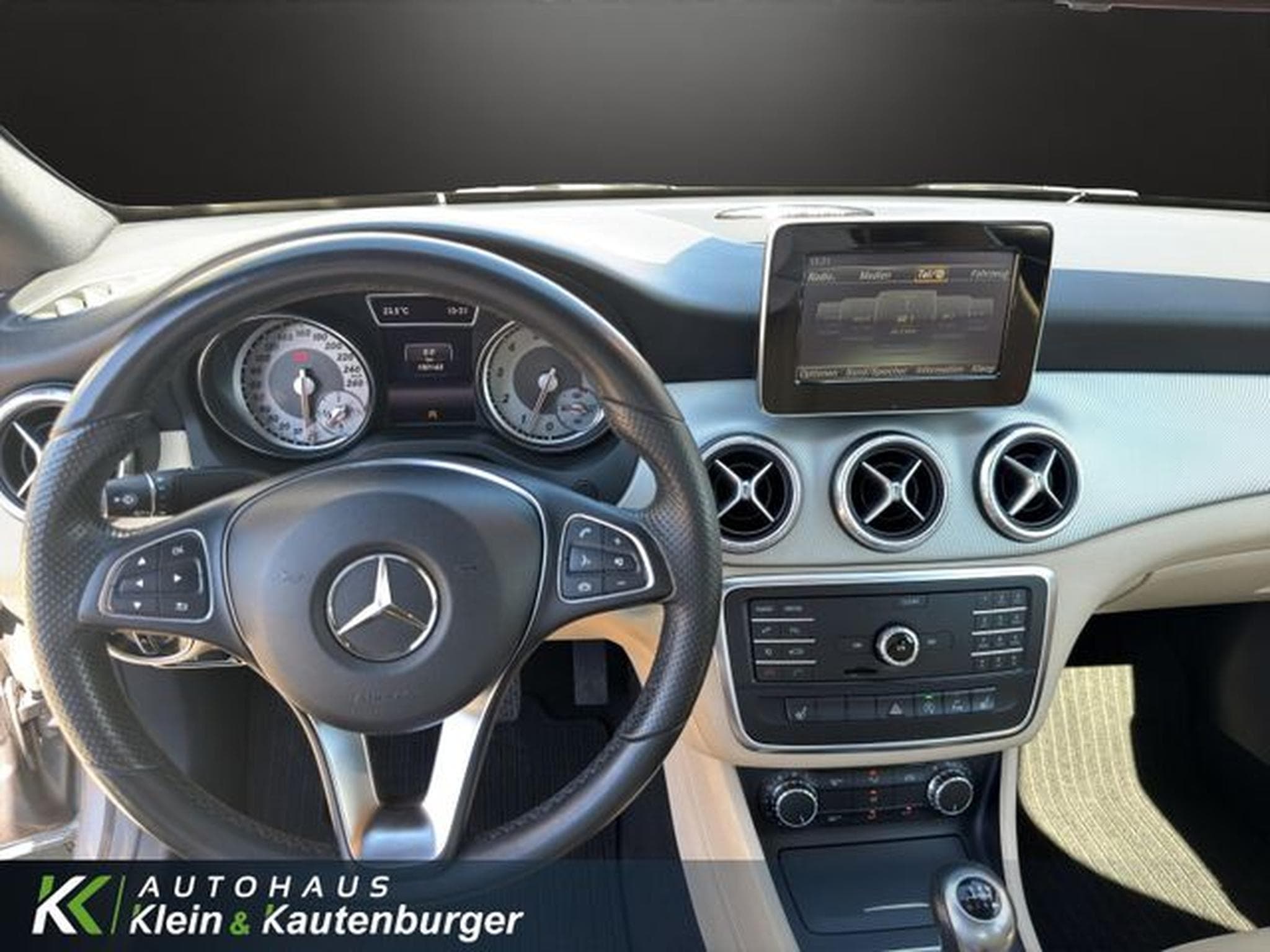 Mercedes CLA 180 CLA 180 Urban +SPORTSITZE+SITZHEIZUNG+AMBIENTE (2015) - Photo 15