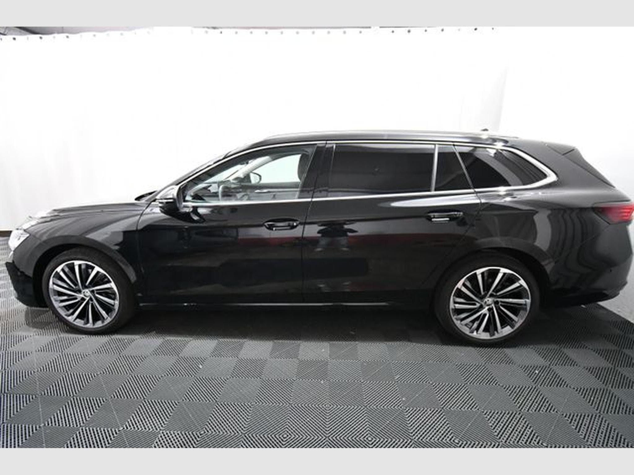 Skoda Superb Superb Combi 2.0 TDI 4x4 L&amp;K, 19", Canton, AHK, (2024) - Photo 2