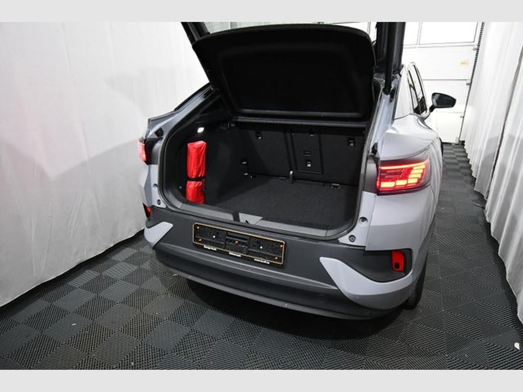 VW ID.5 ID.5 Pro Perf. 150 kW, AHK, Navi DP, 19", Area V (2023) - Photo 4