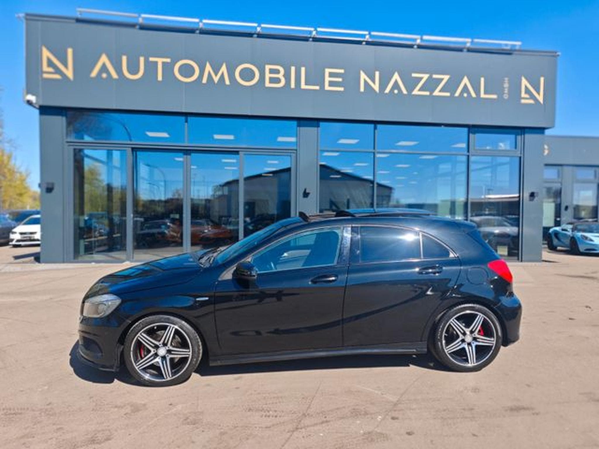Mercedes A 250 A 250 AUT. AMG-LINE*HARMAN&amp;KARDON*PANORAMA* (2015) - Photo 11