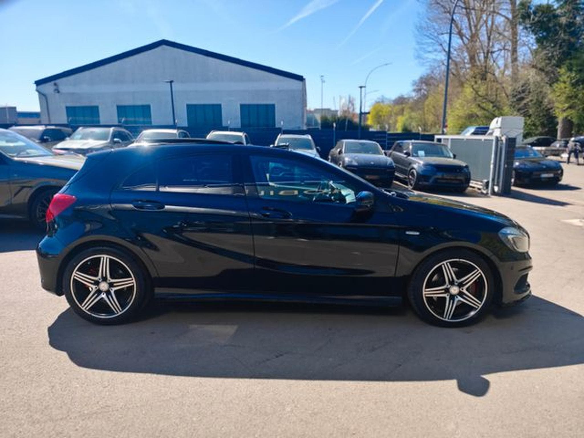 Mercedes A 250 A 250 AUT. AMG-LINE*HARMAN&amp;KARDON*PANORAMA* (2015) - Photo 12