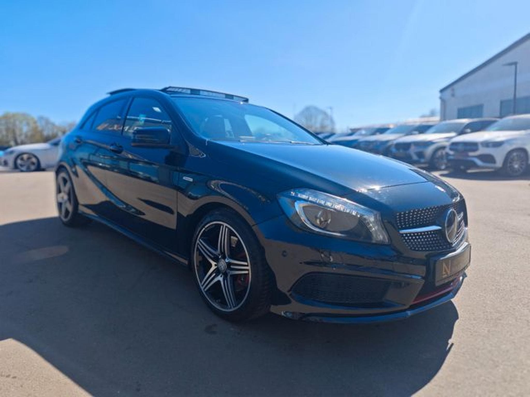 Mercedes A 250 A 250 AUT. AMG-LINE*HARMAN&amp;KARDON*PANORAMA* (2015) - Photo 4