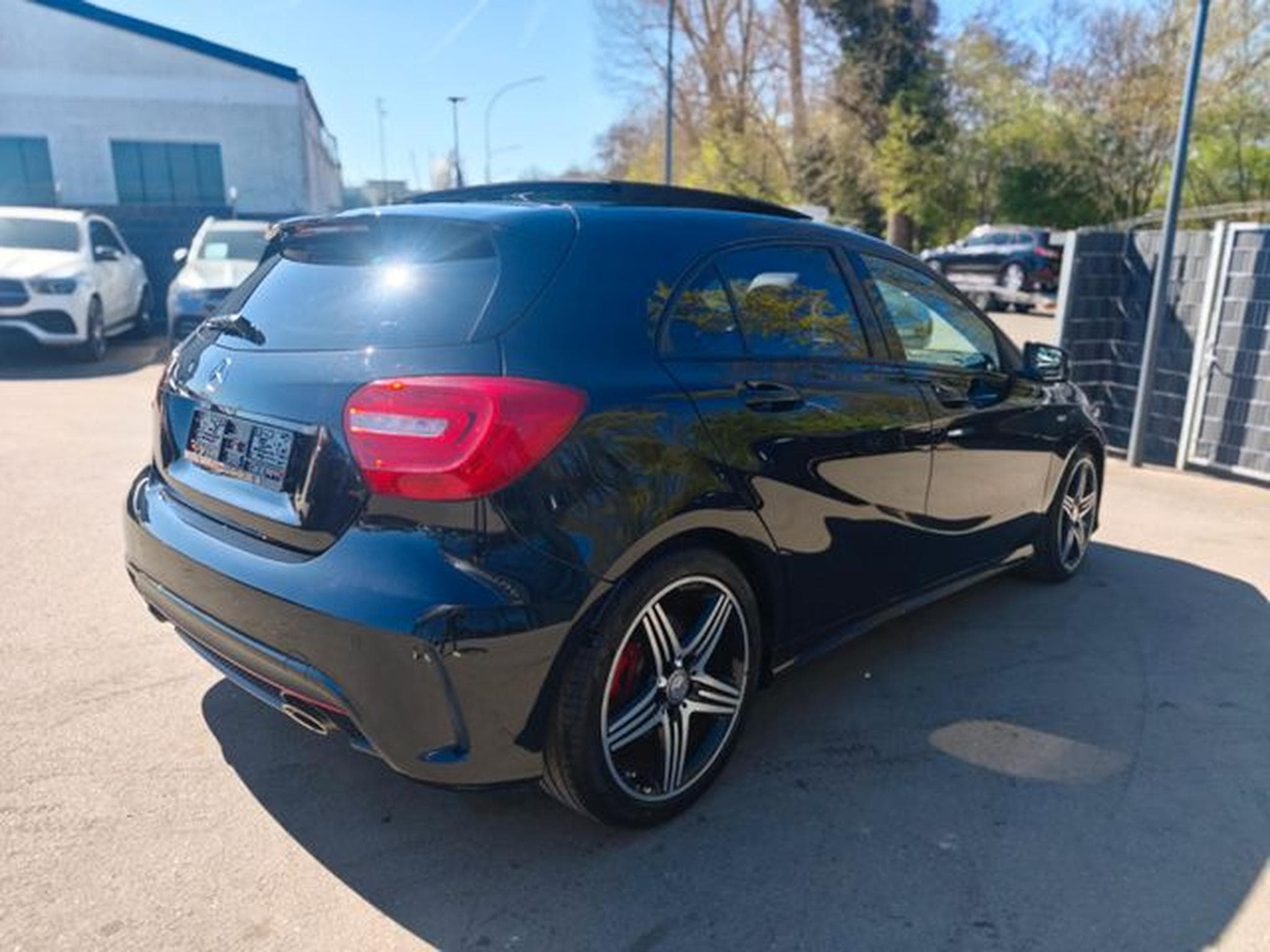 Mercedes A 250 A 250 AUT. AMG-LINE*HARMAN&amp;KARDON*PANORAMA* (2015) - Photo 6