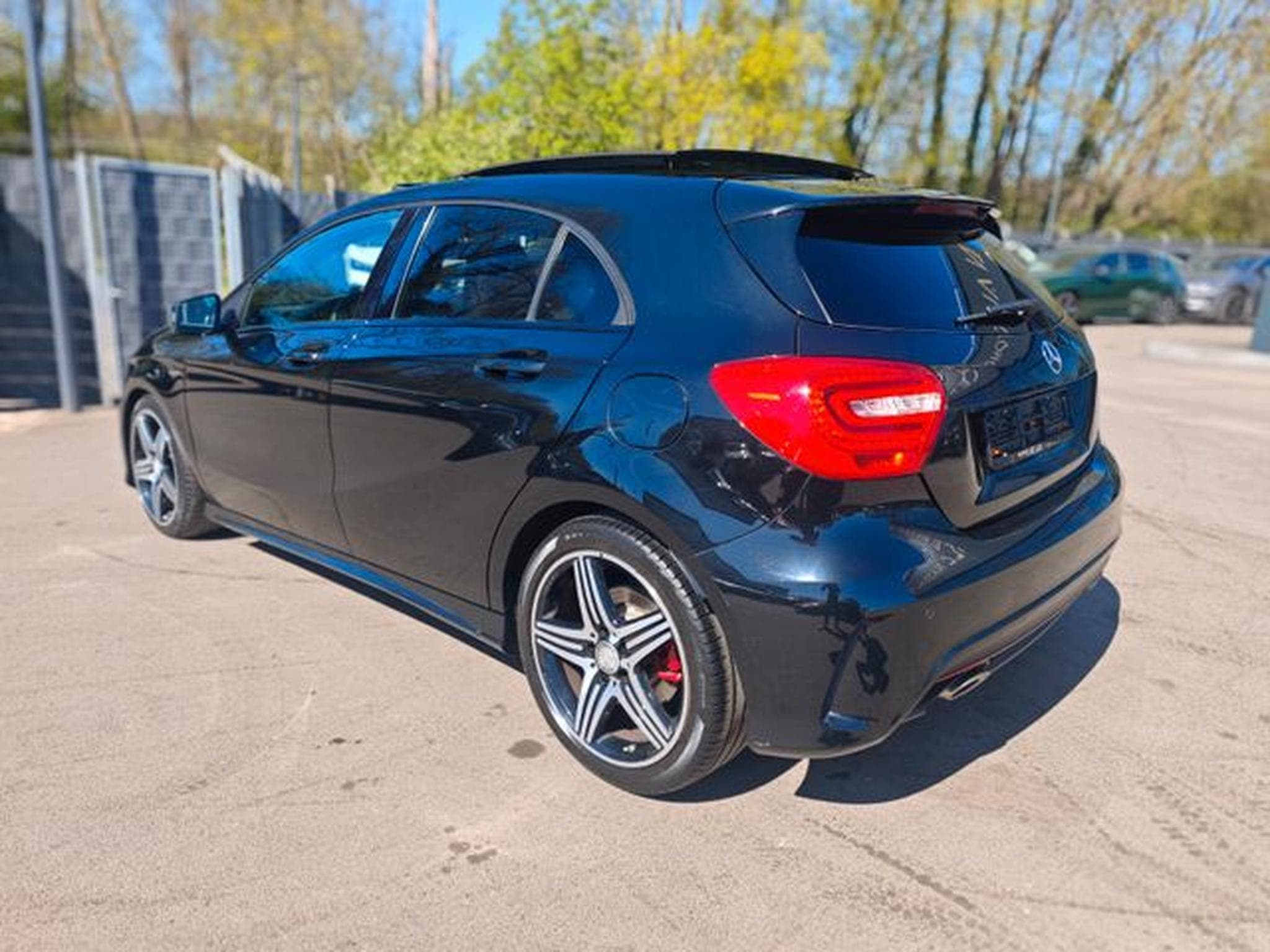 Mercedes A 250 A 250 AUT. AMG-LINE*HARMAN&amp;KARDON*PANORAMA* (2015) - Photo 8