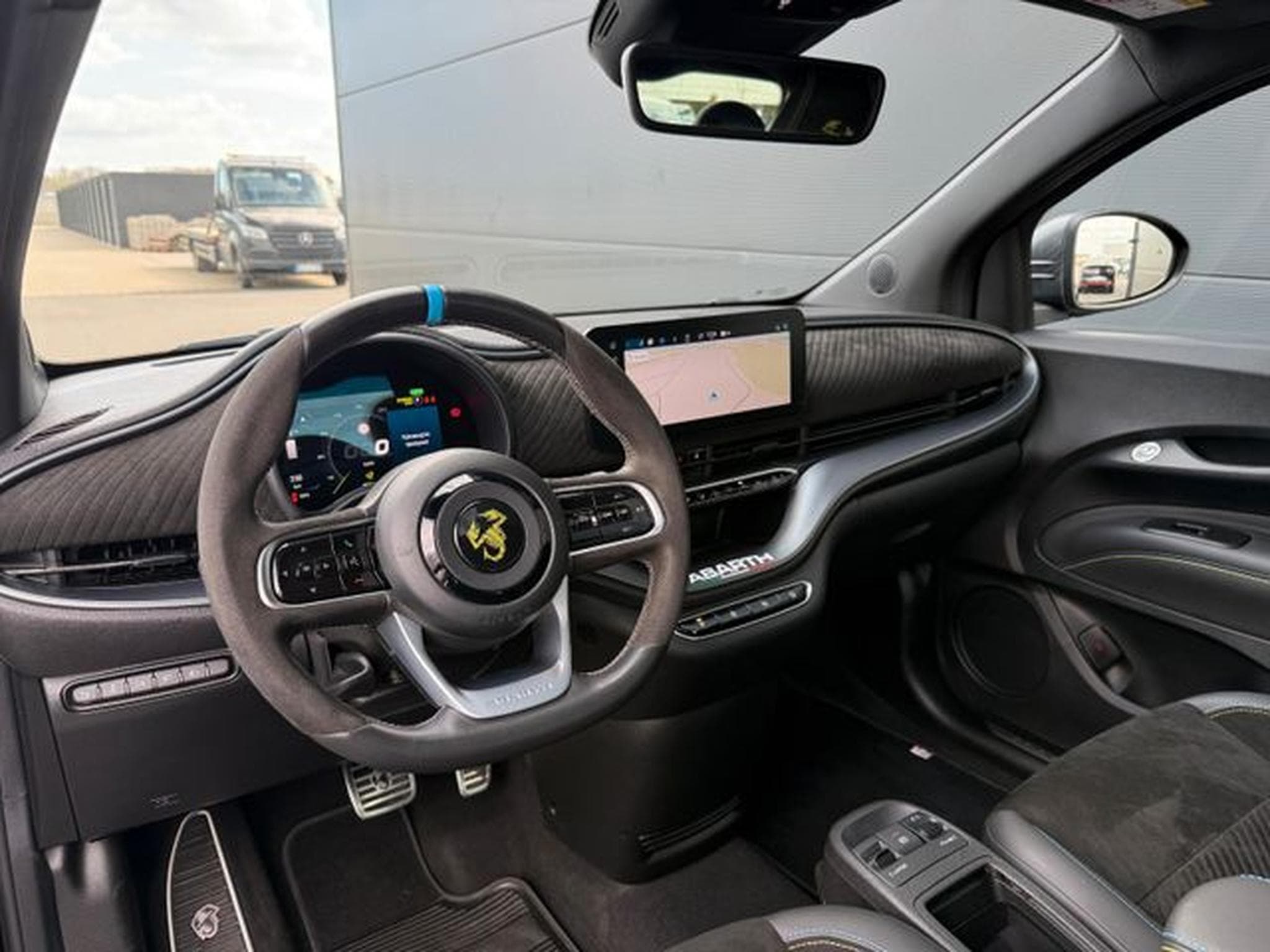 Abarth 500 500e Scorpionissima Edition limitiert Pano 18" (2024) - Photo 11