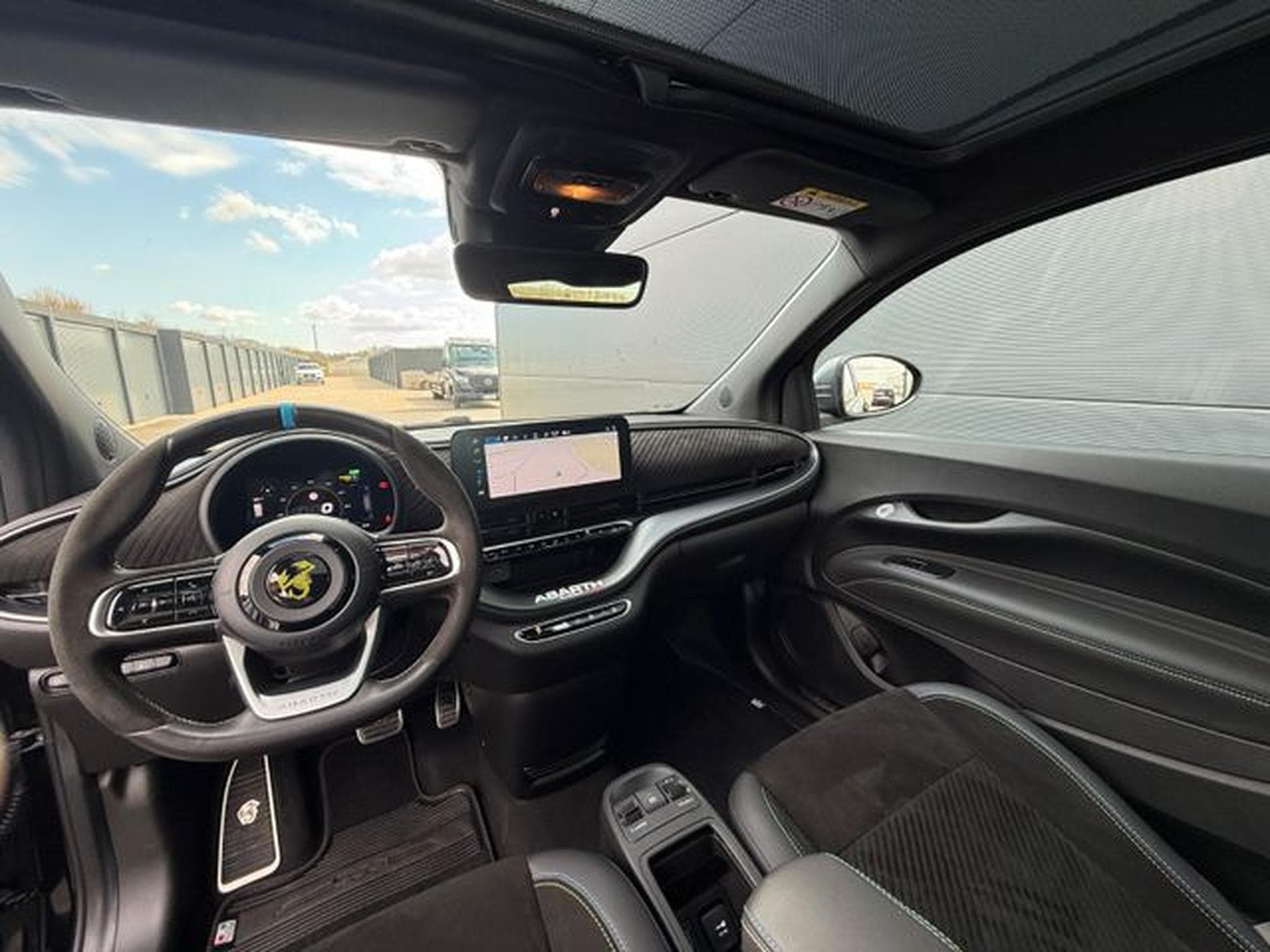 Abarth 500 500e Scorpionissima Edition limitiert Pano 18" (2024) - Photo 13