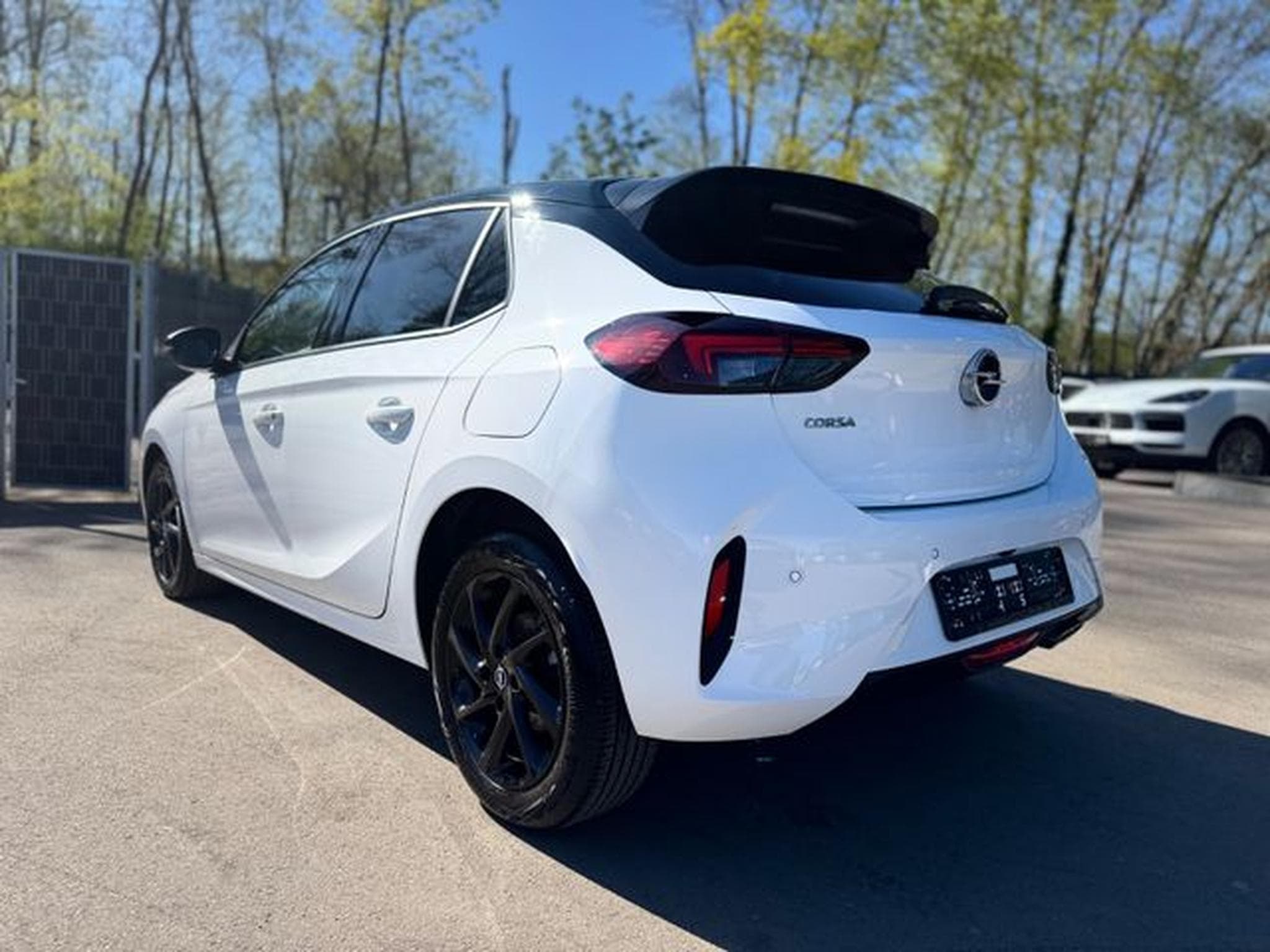 Opel Corsa CORSA F GS LINE *AUT*NAVI*TEILLEDER*PANO* (2023) - Photo 9