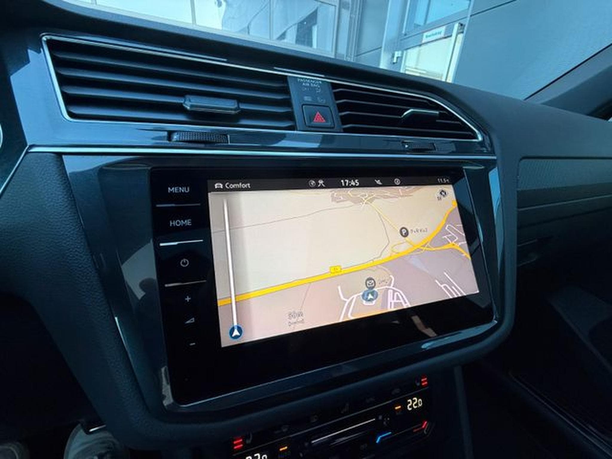 VW Tiguan Tiguan 2,0TDi R-Line 4Motion Pano 20" AHK DCC (2022) - Photo 15