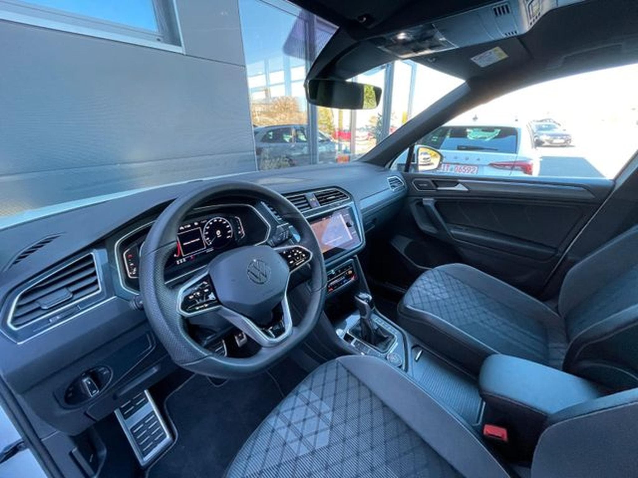 VW Tiguan Tiguan R-Line 4Motion AHK IQ H&amp;K DCC 20" (2023) - Photo 12