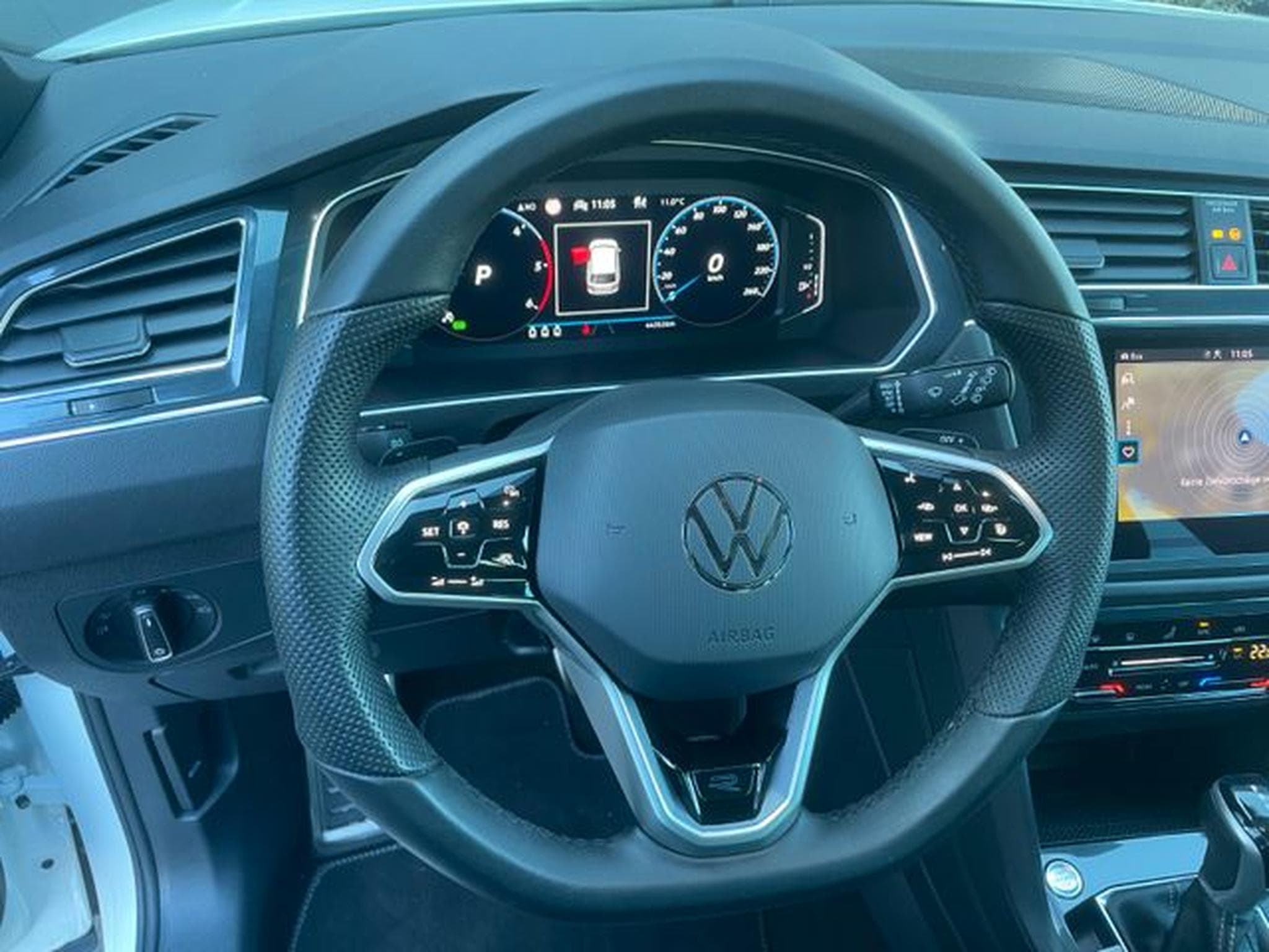 VW Tiguan Tiguan R-Line 4Motion AHK IQ H&amp;K DCC 20" (2023) - Photo 14