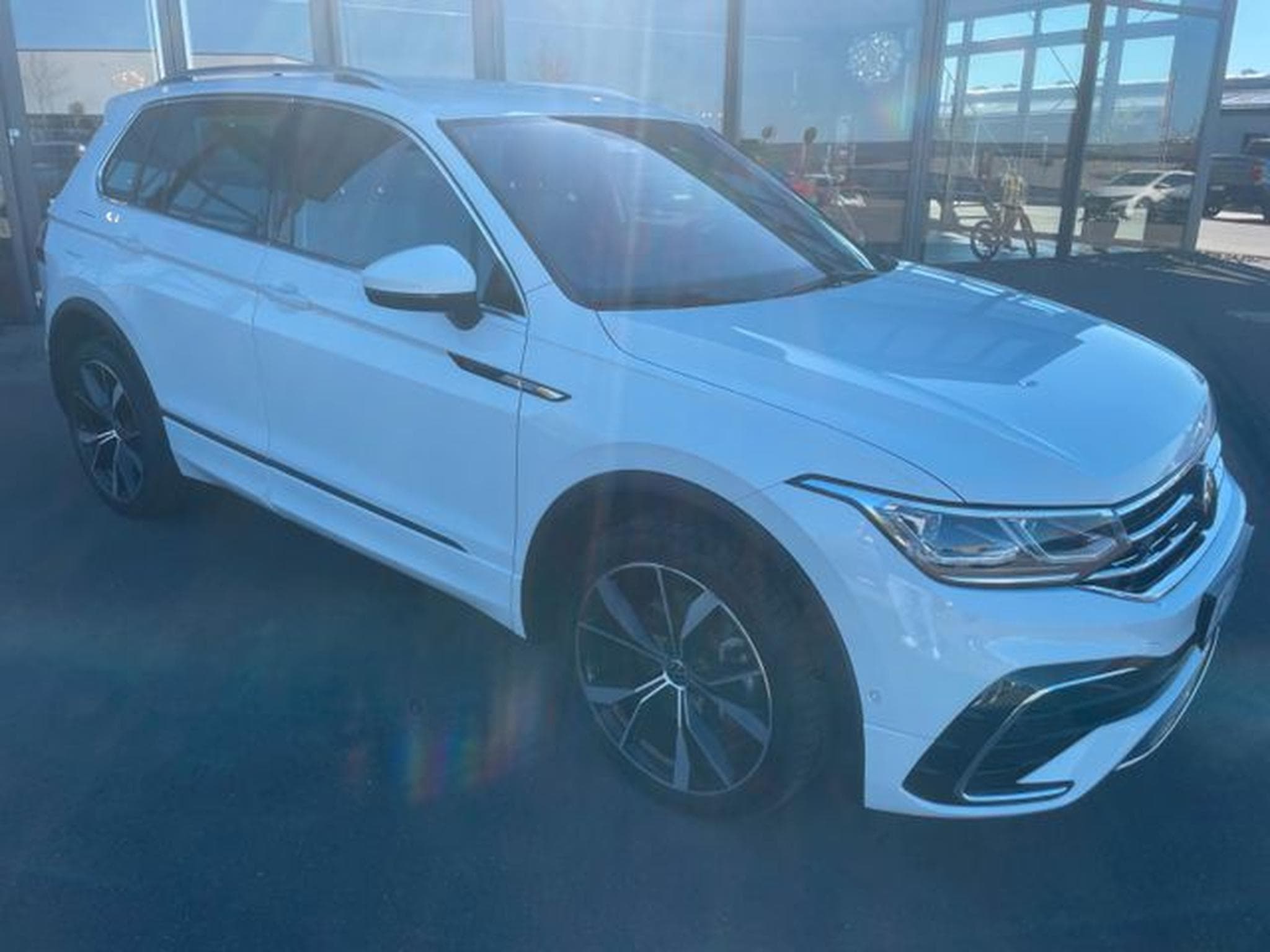 VW Tiguan Tiguan R-Line 4Motion AHK IQ H&amp;K DCC 20" (2023) - Photo 4