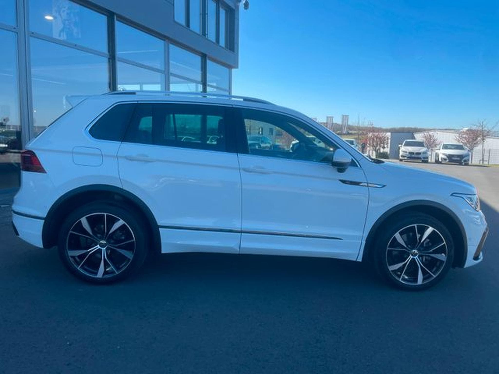 VW Tiguan Tiguan R-Line 4Motion AHK IQ H&amp;K DCC 20" (2023) - Photo 5