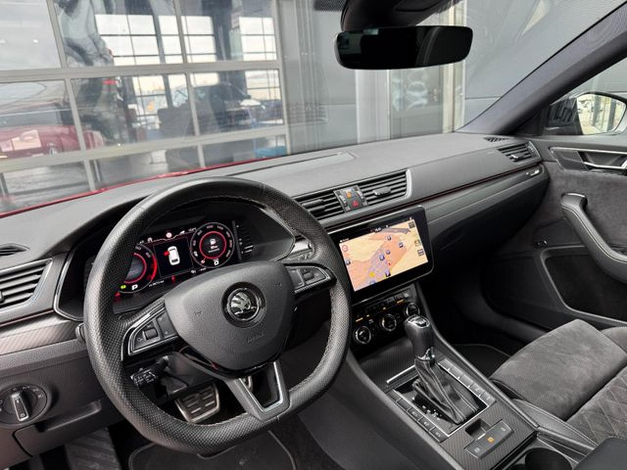 Skoda Superb Superb 2.0TSI Sportline 4x4 Pano 19" AHK Canton (2020) - Photo 10