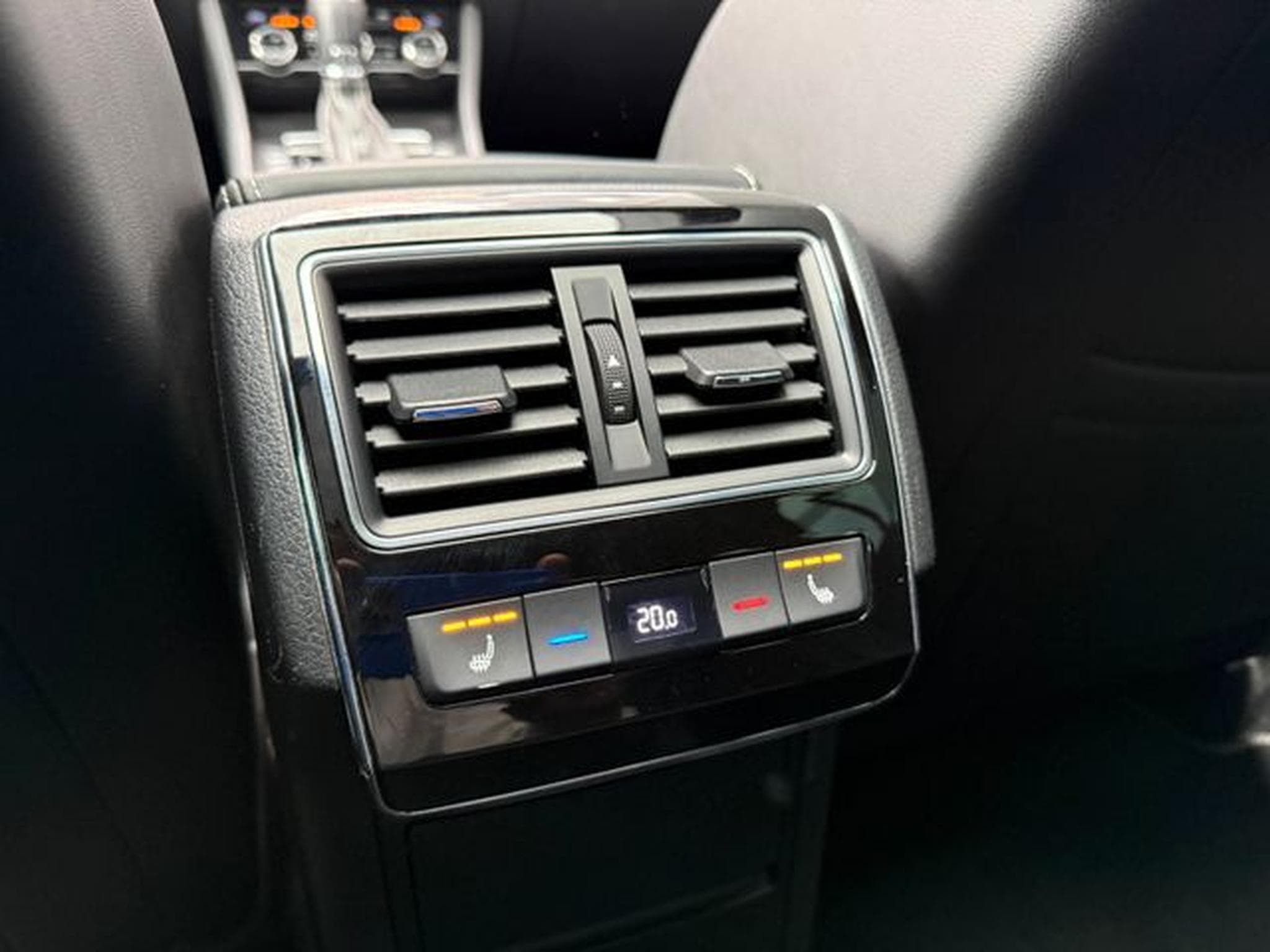 Skoda Superb Superb 2.0TSI Sportline 4x4 Pano 19" AHK Canton (2020) - Photo 15