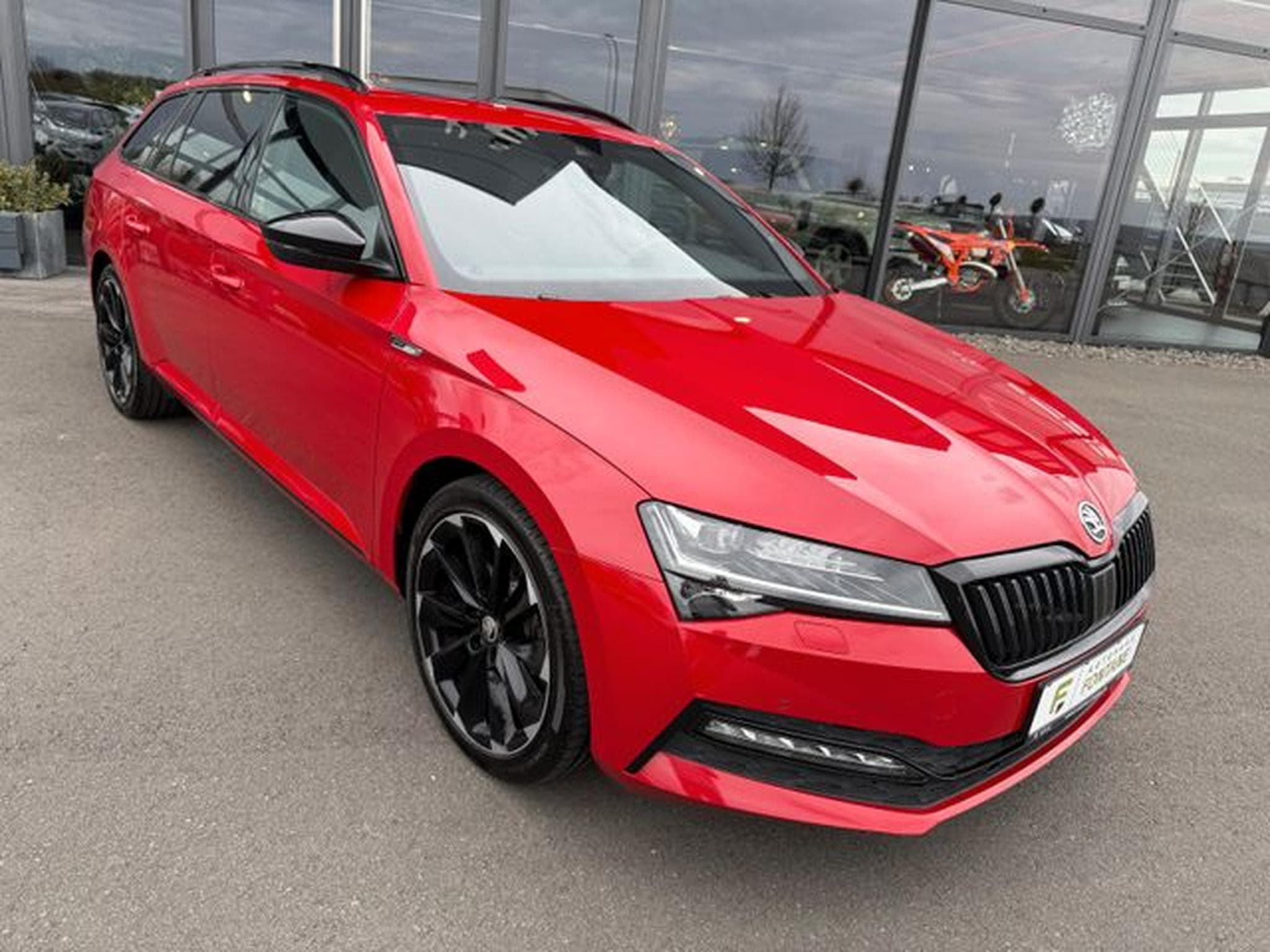 Skoda Superb Superb 2.0TSI Sportline 4x4 Pano 19" AHK Canton (2020) - Photo 3
