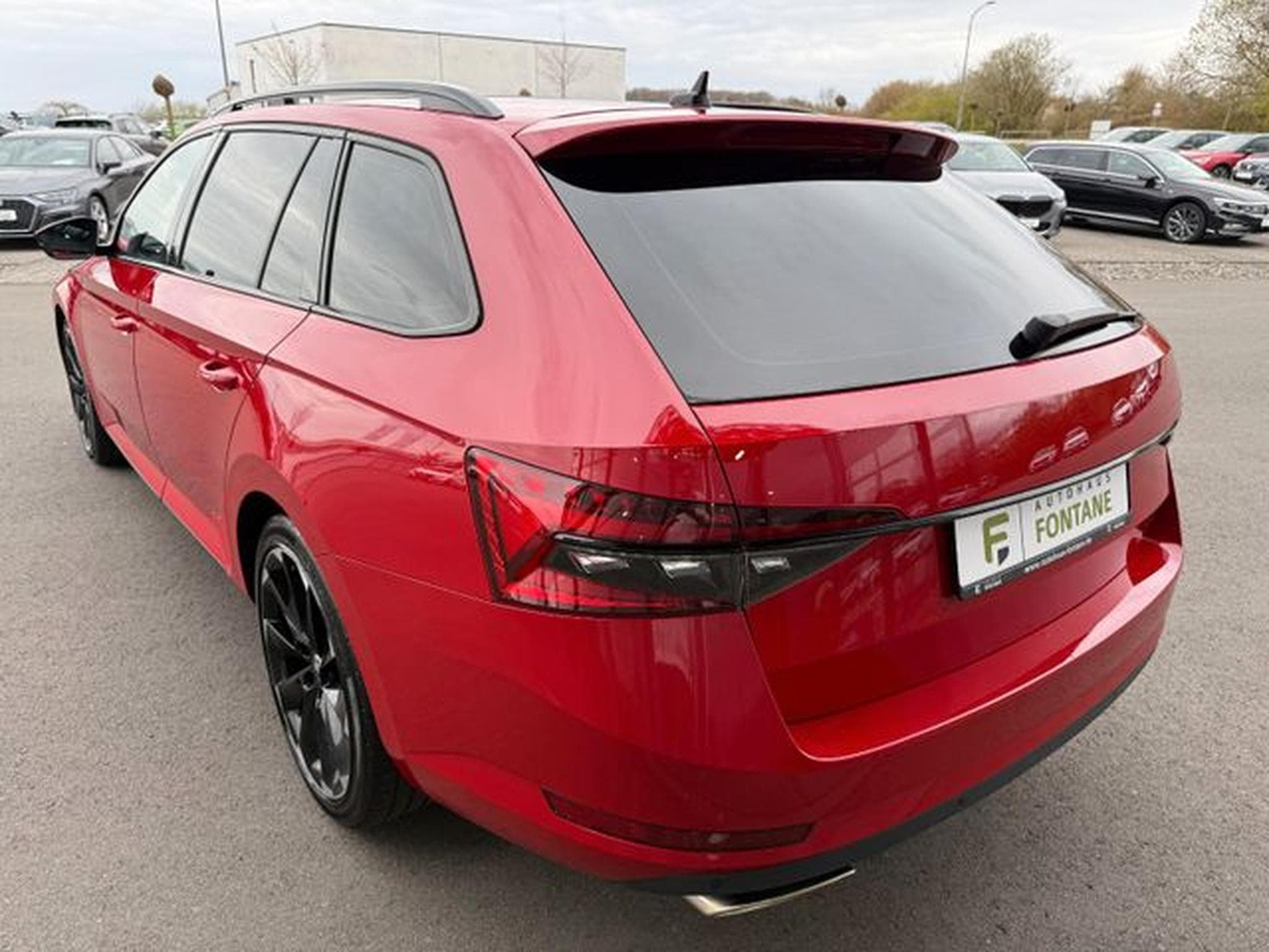 Skoda Superb Superb 2.0TSI Sportline 4x4 Pano 19" AHK Canton (2020) - Photo 6