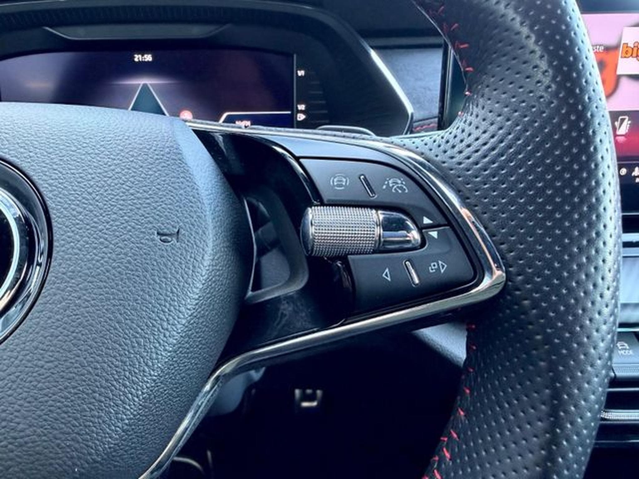 Skoda Octavia Octavia Combi RS 2.0 TDI DSG 4x4 /LED/ACC/AHK/ (2021) - Photo 18