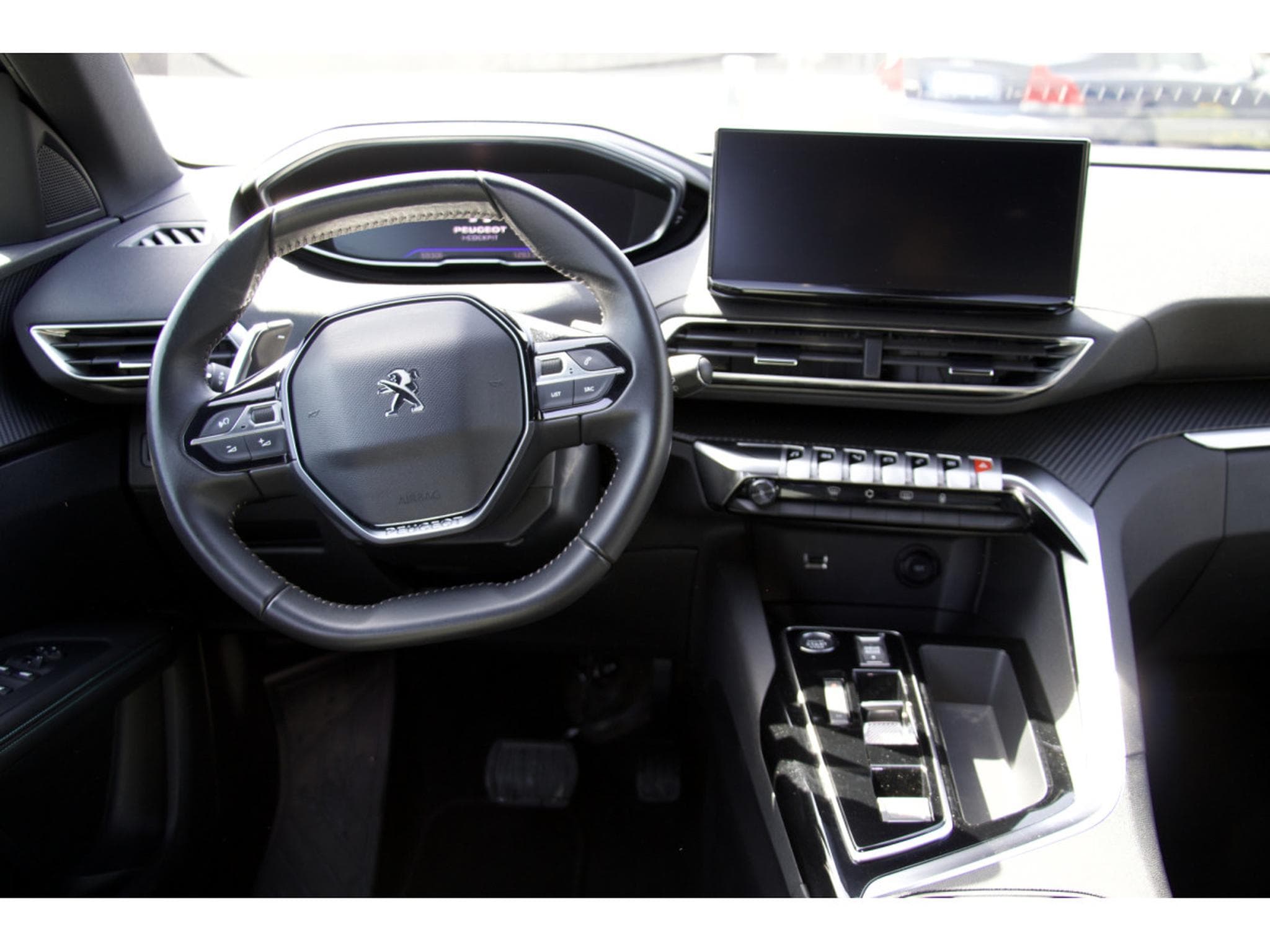 Peugeot 3008 PureTech 130 EAT8 Allure (2024) - Photo 10